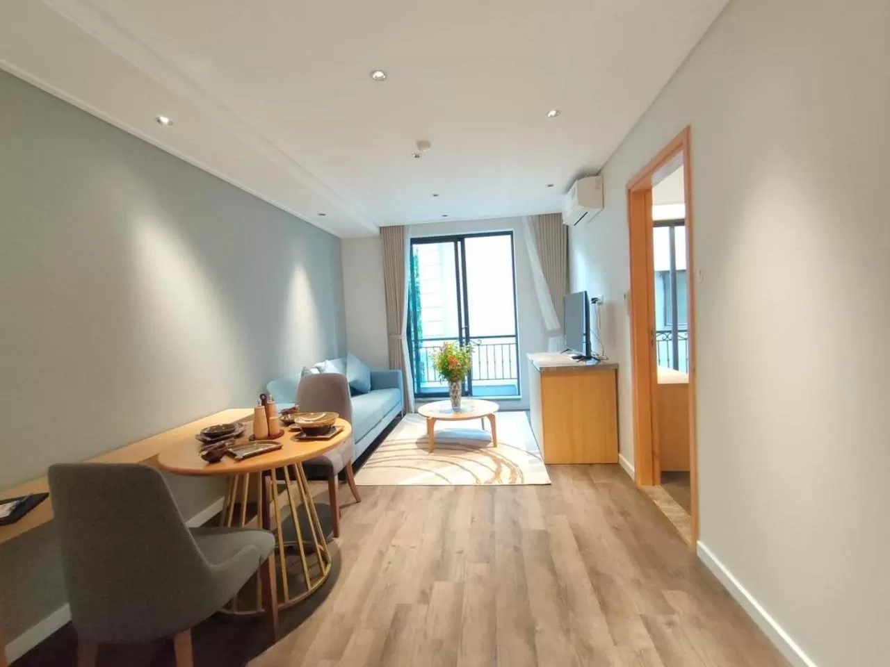 Hong Gia Tue Lake View