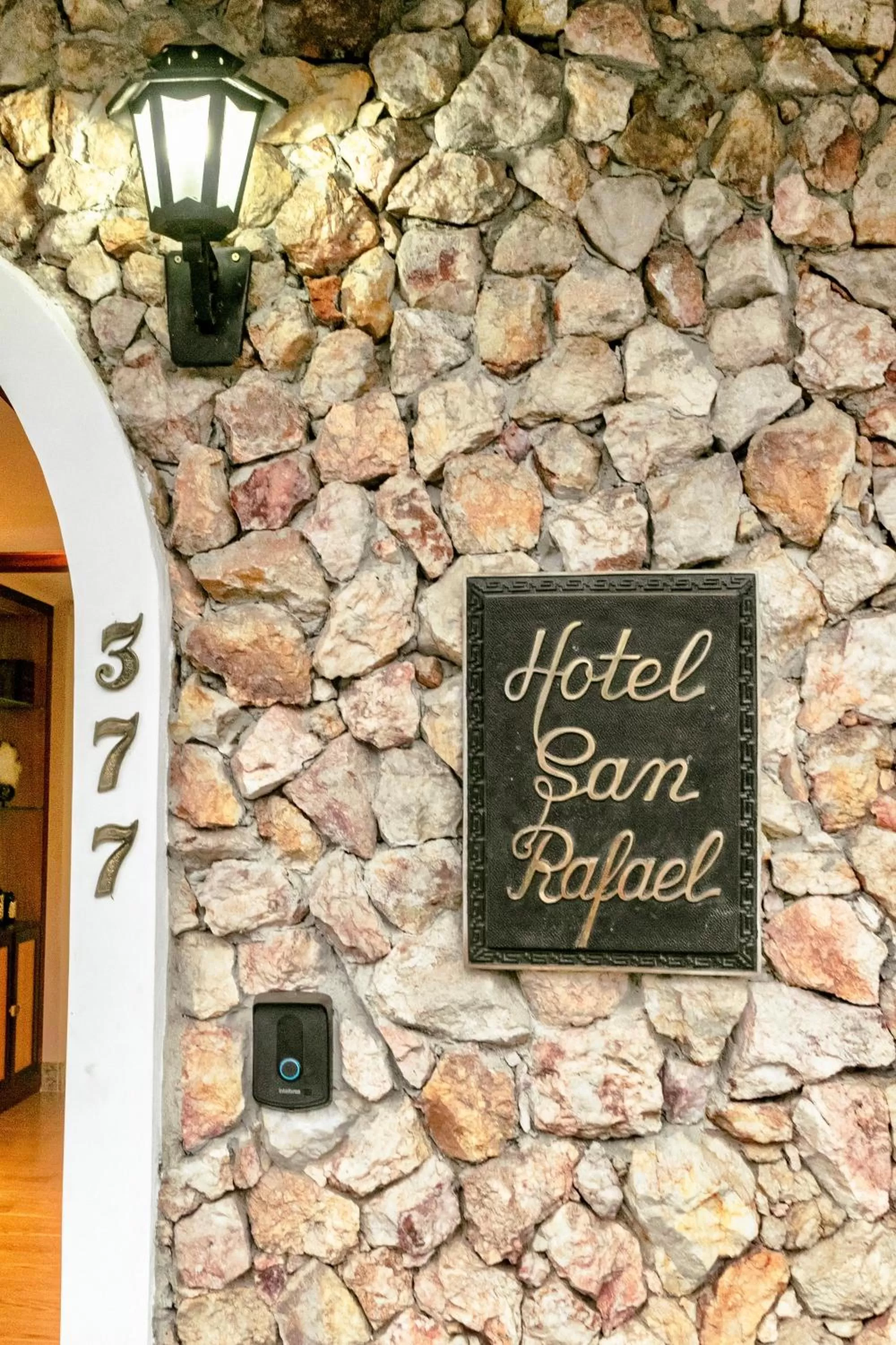 Facade/entrance in Hotel San Rafael