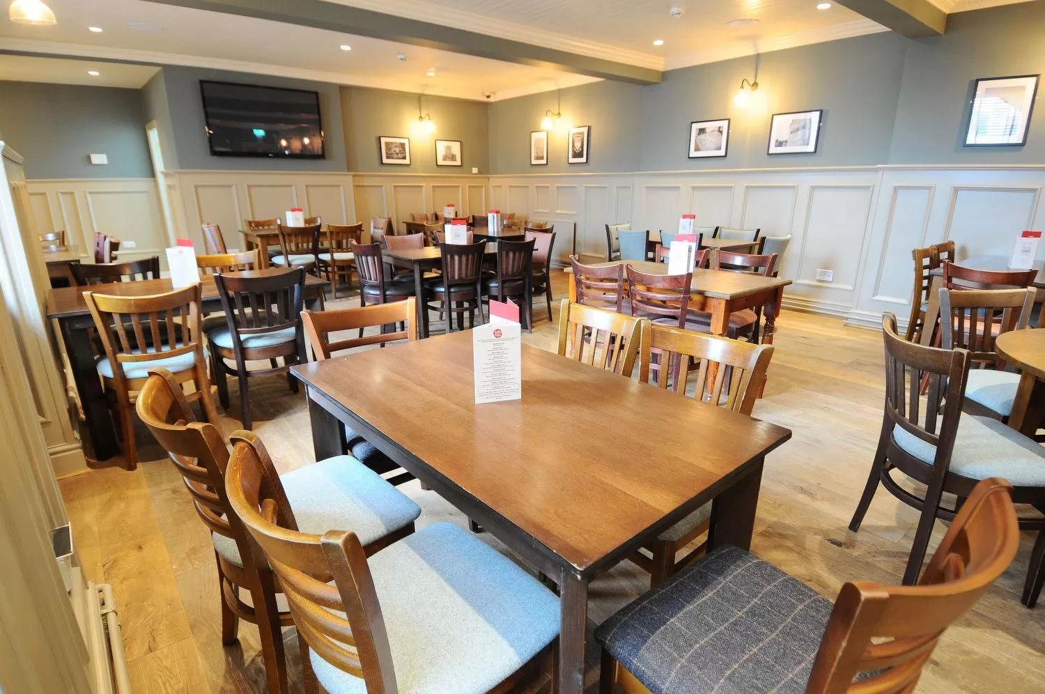 Restaurant/places to eat in The George Hotel