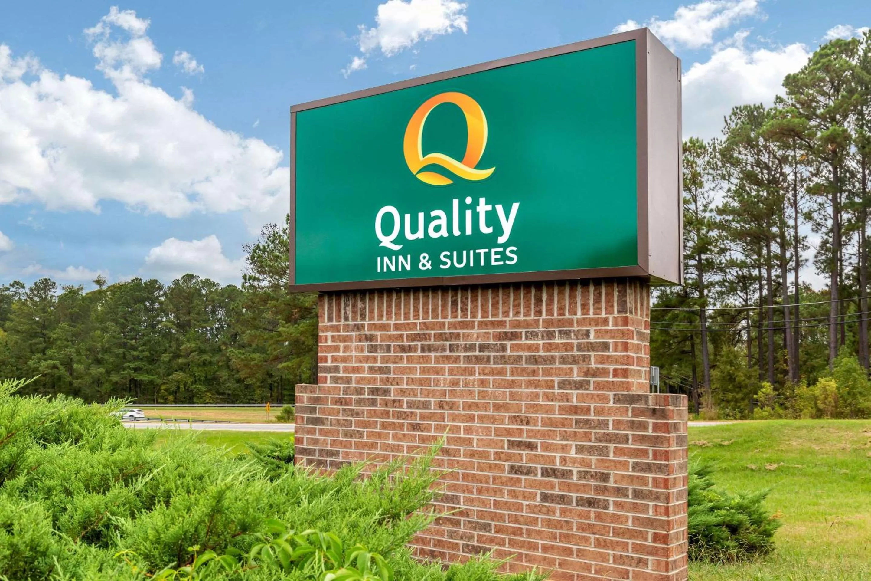 Property building in Quality Inn & Suites Apex - Holly Springs NC