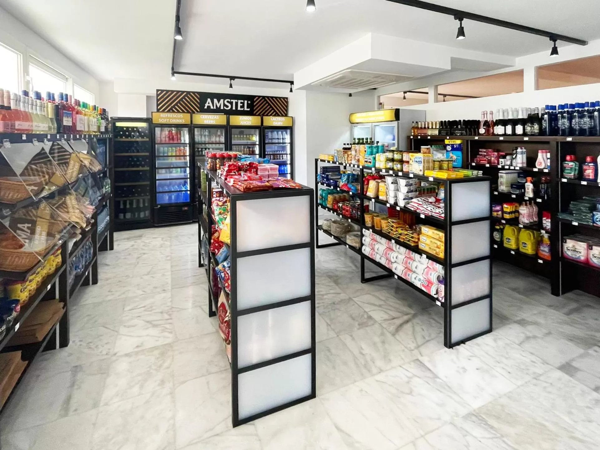 Supermarket/grocery shop in Dormio Resort Costa Blanca Beach & Spa