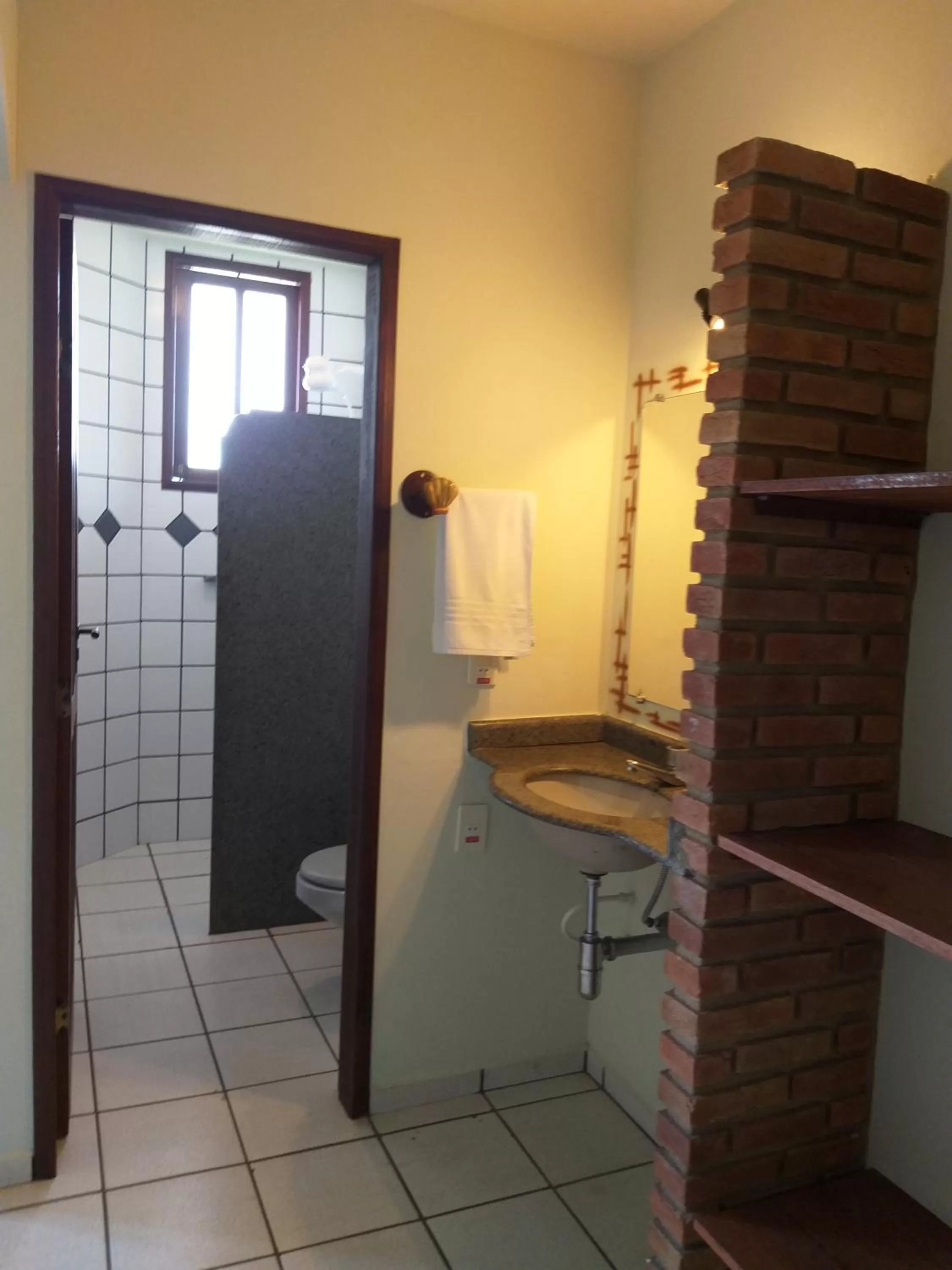 Bathroom in Pousada Coral de Fogo