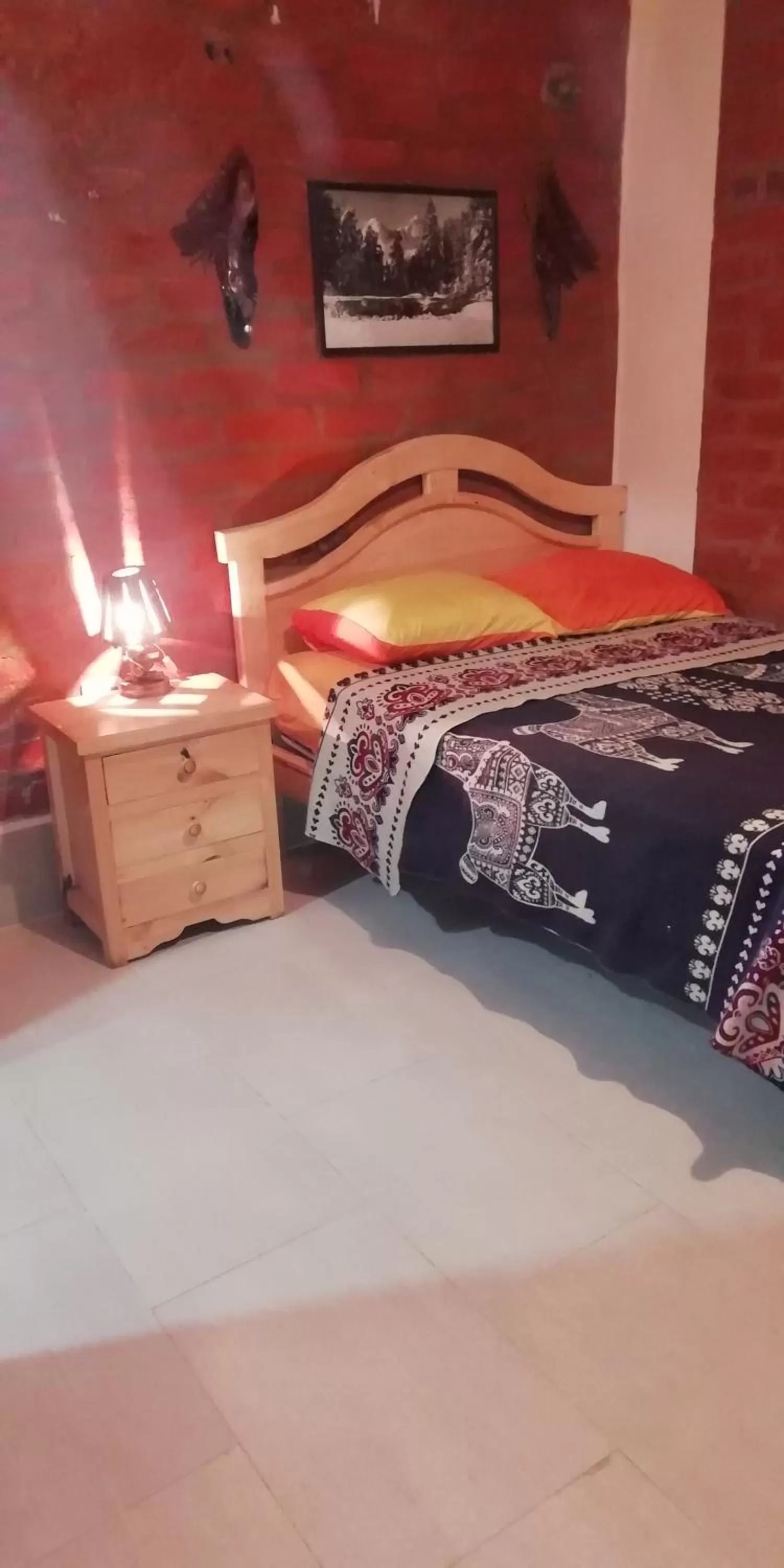 Property building, Bed in Hostal La Casa Amarilla City