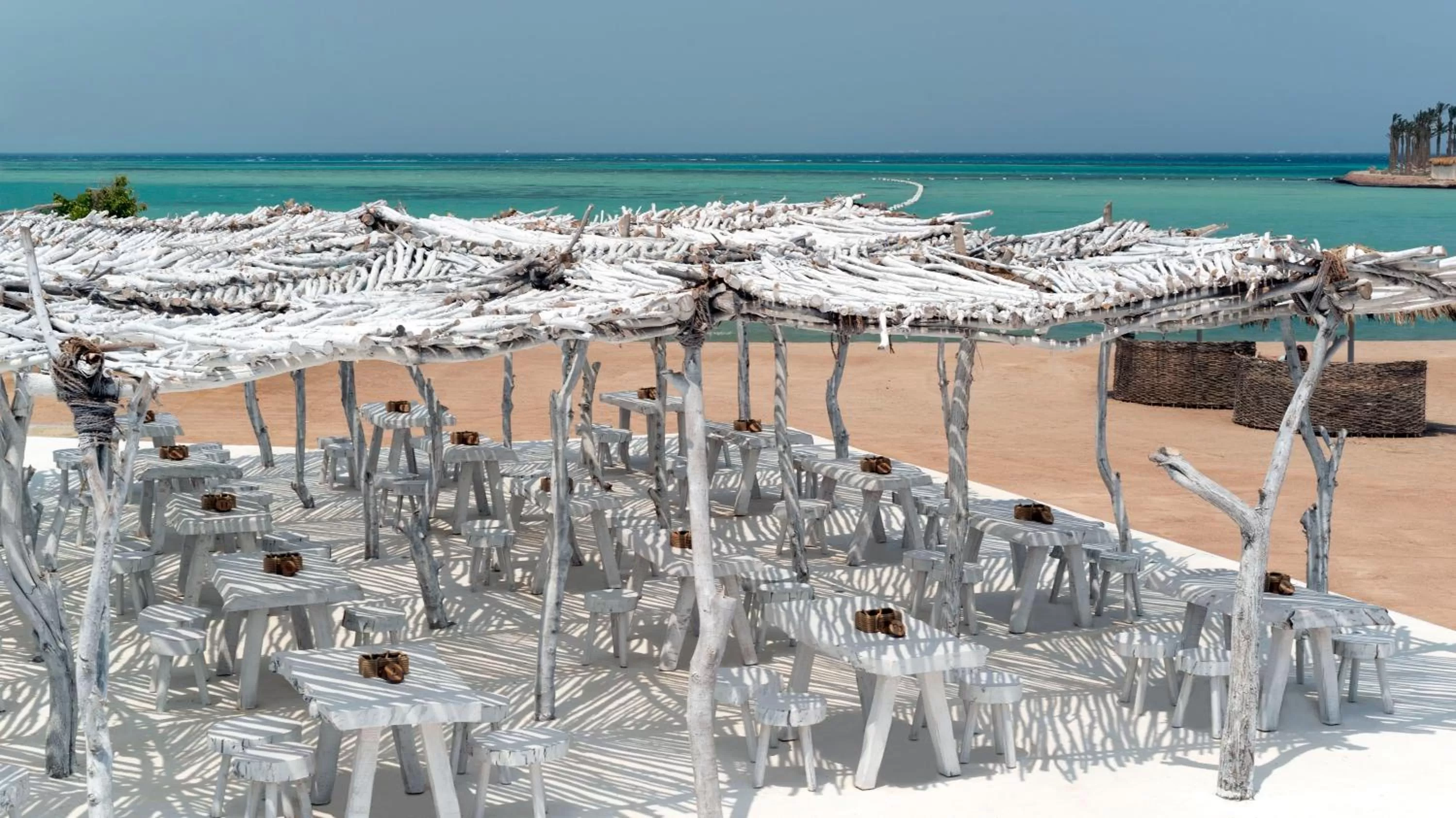 Lounge or bar in Meraki Resort - Adults Only