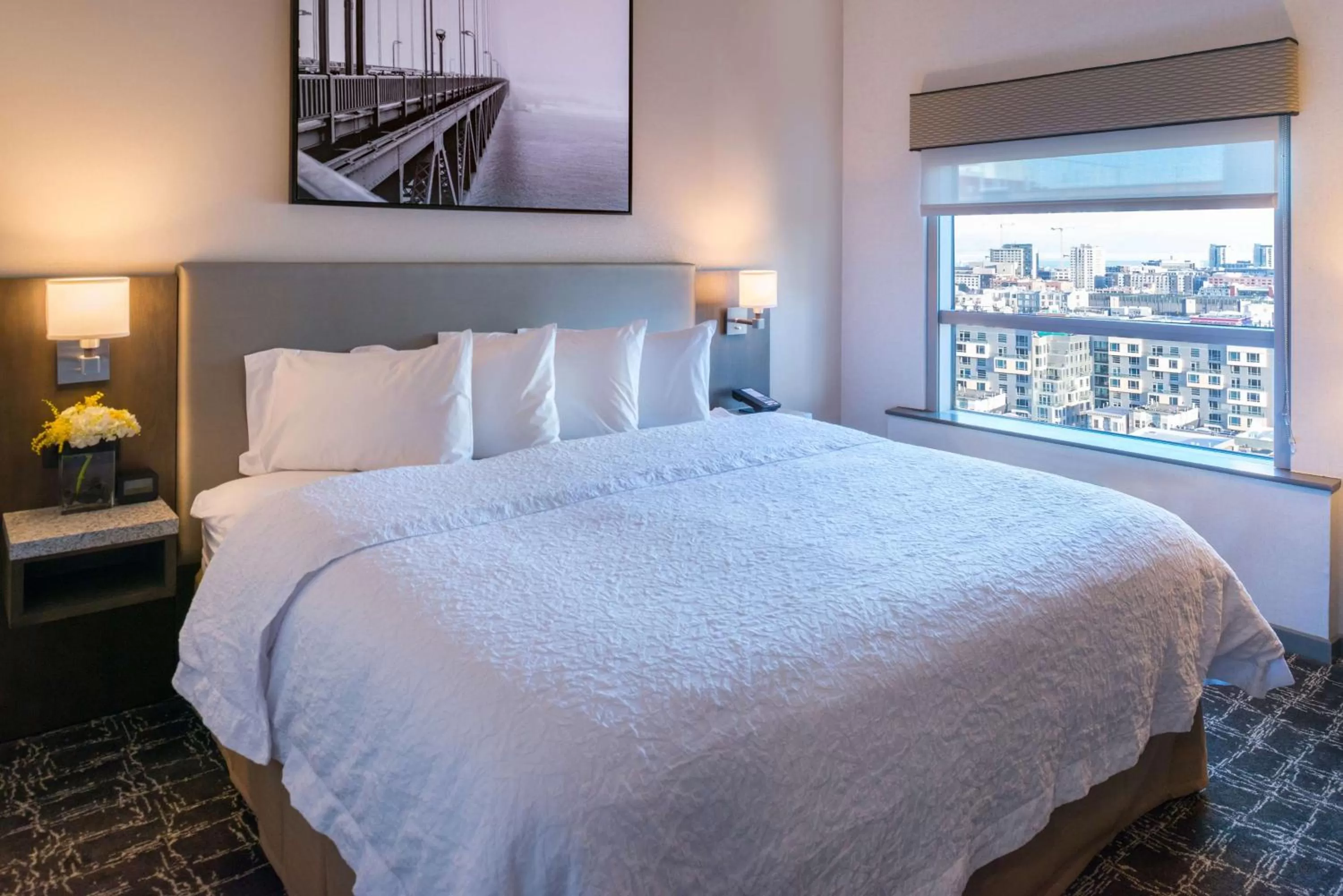 View (from property/room), Bed in Hampton Inn San Francisco Downtown/Convention Center