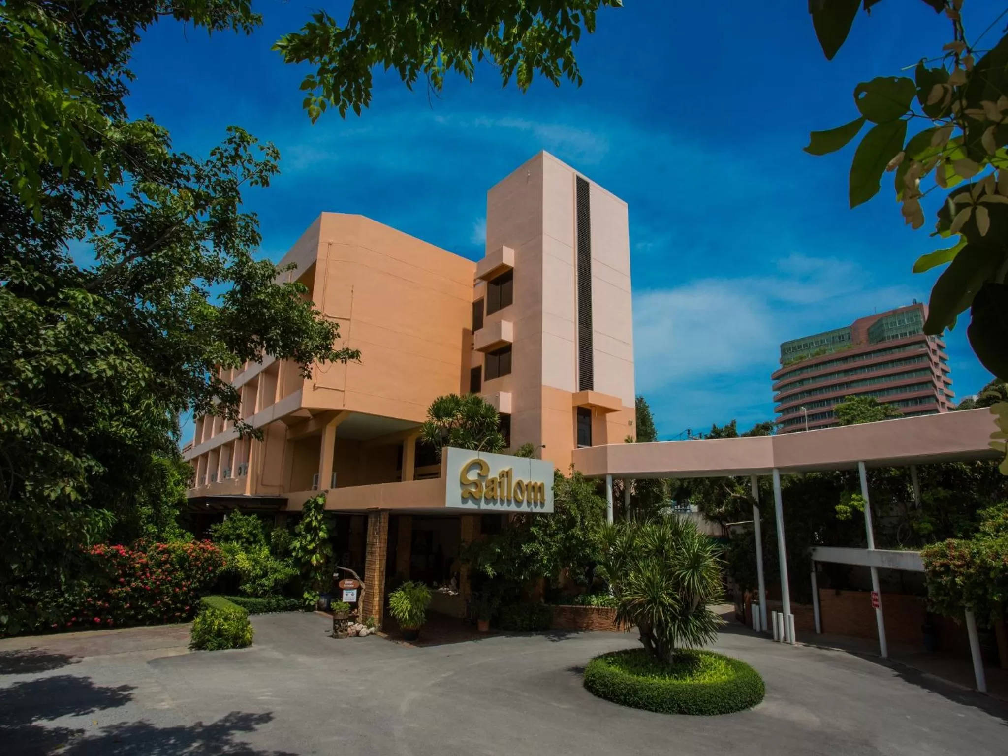 Property building in Sailom Hotel Hua Hin - SHA Extra Plus