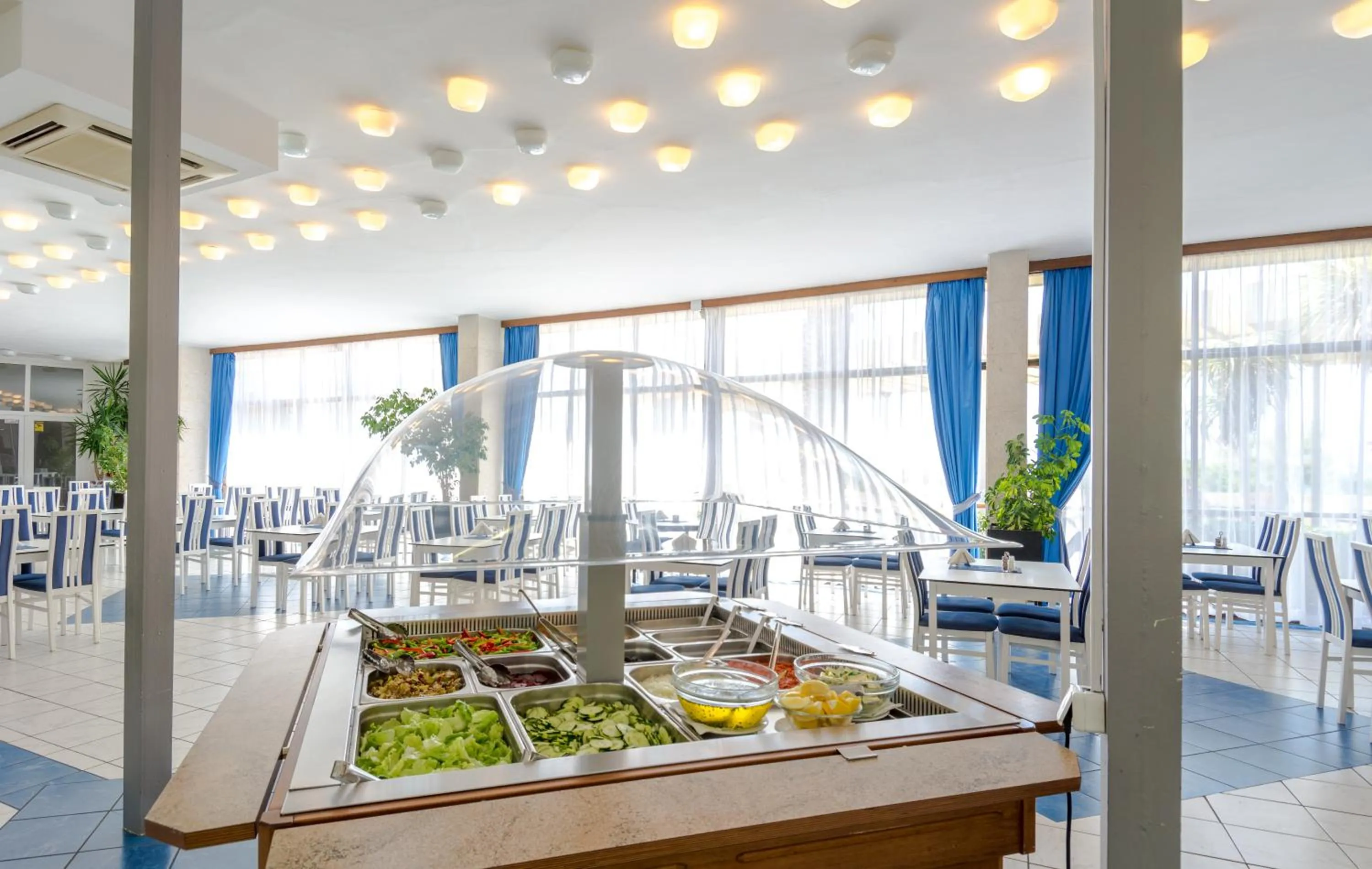 Restaurant/places to eat in Sagitta All inclusive light