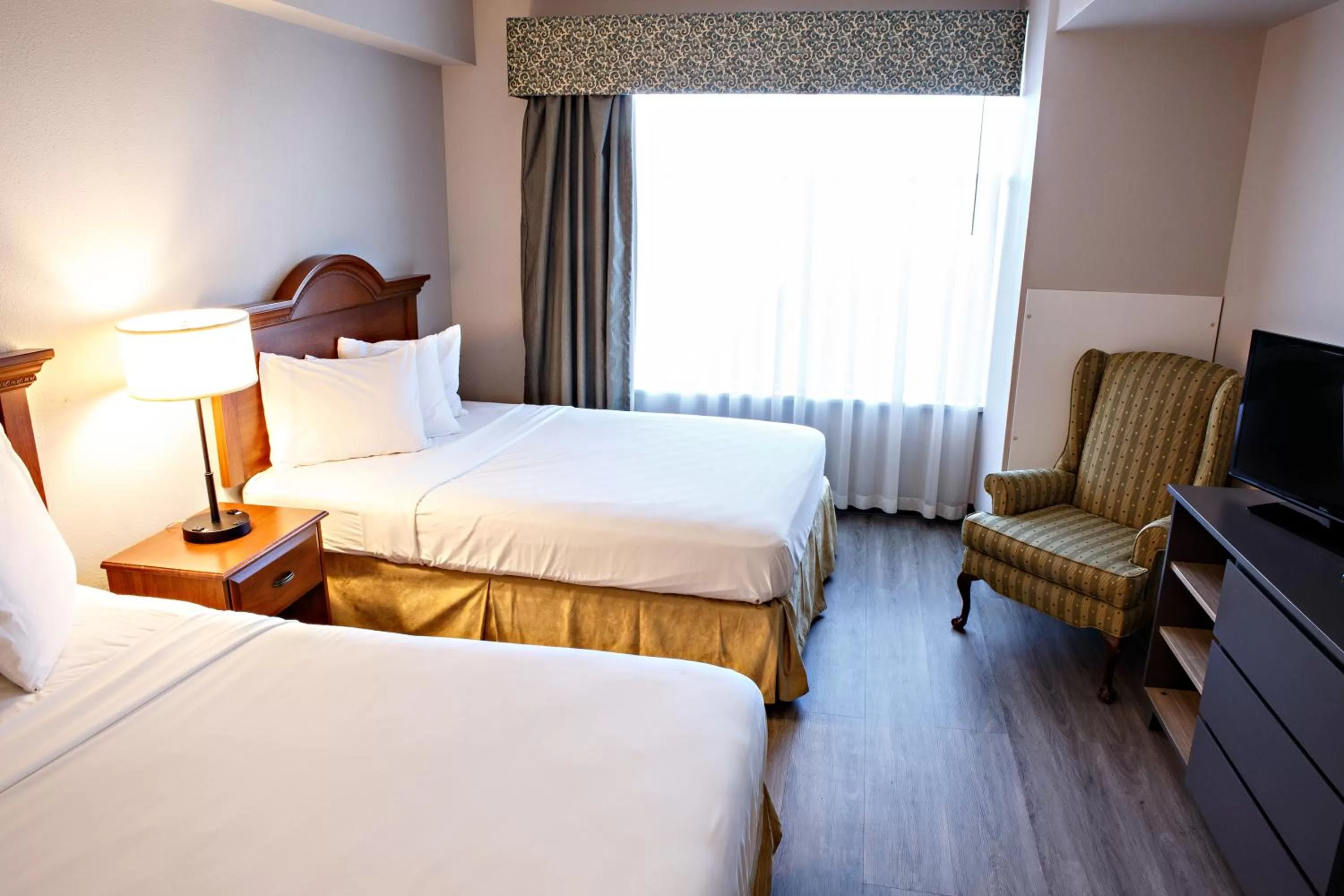 Bed in Country Inn & Suites by Radisson, Harrisburg West Mechanicsburg