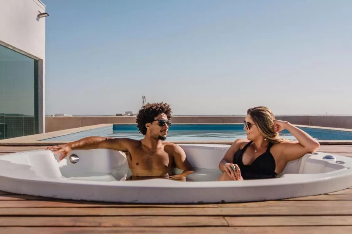 Hot Tub in Paradiso Corporate