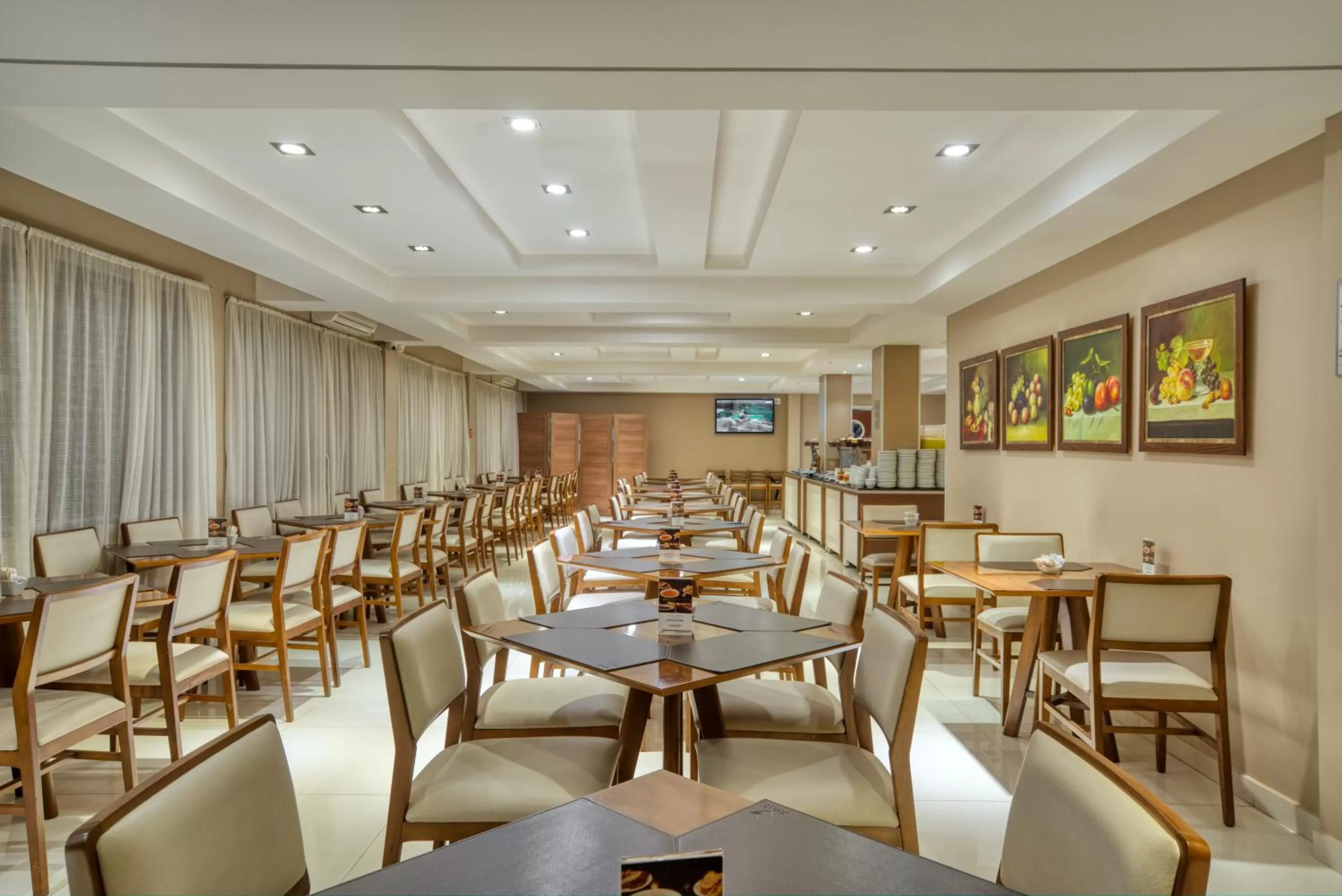 Restaurant/places to eat in Viale Tower Hotel