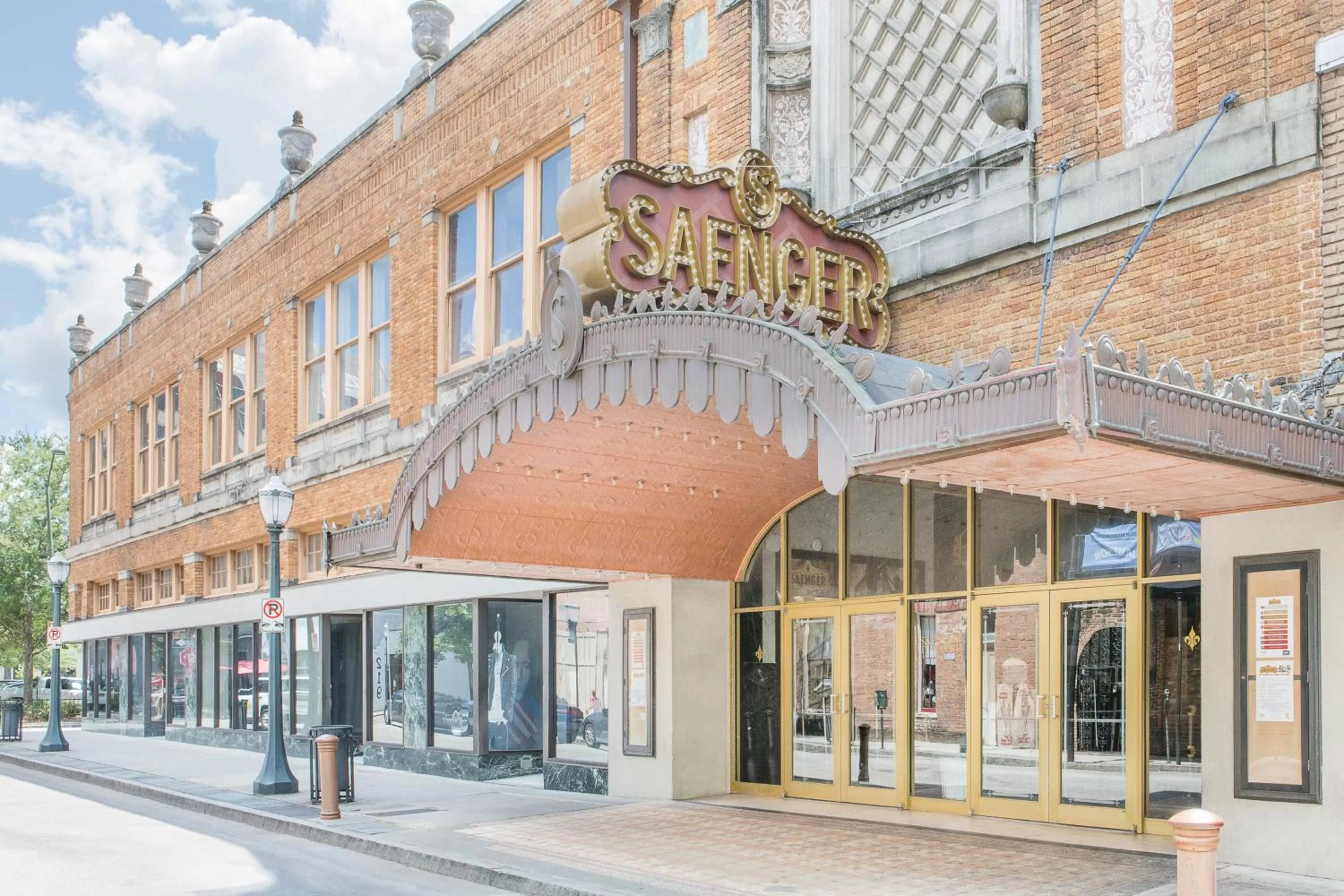 Off site in Super 8 by Wyndham Mobile