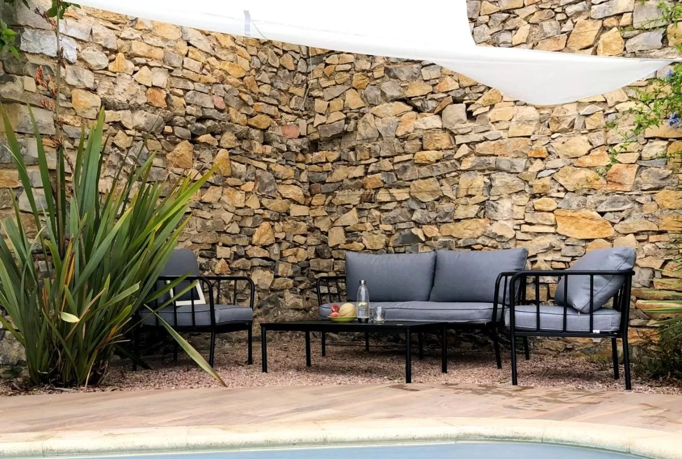 Pool view in Le Mas des Oliviers Nîmes