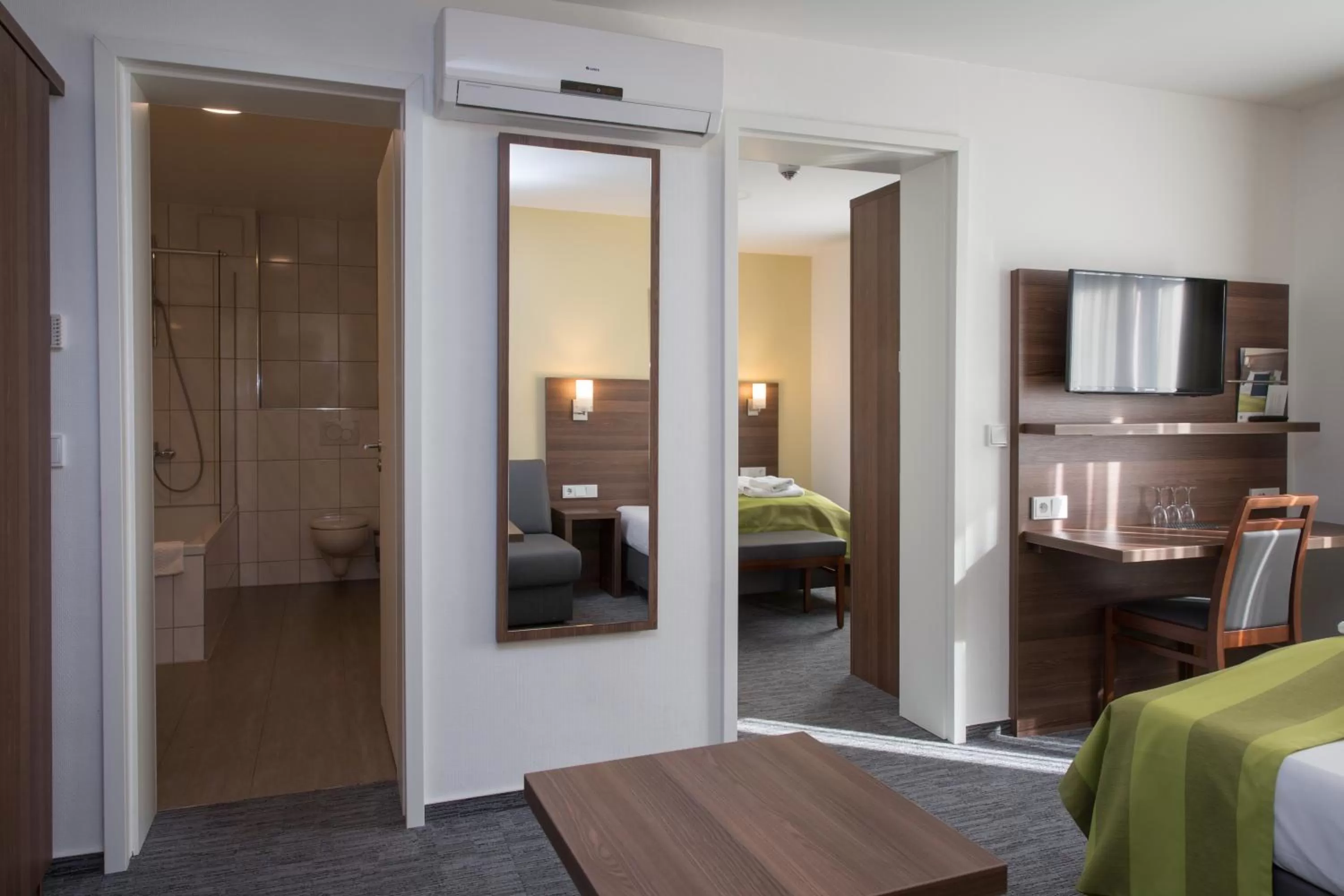 Photo of the whole room, Bed in Trip Inn Goethe Business Messe