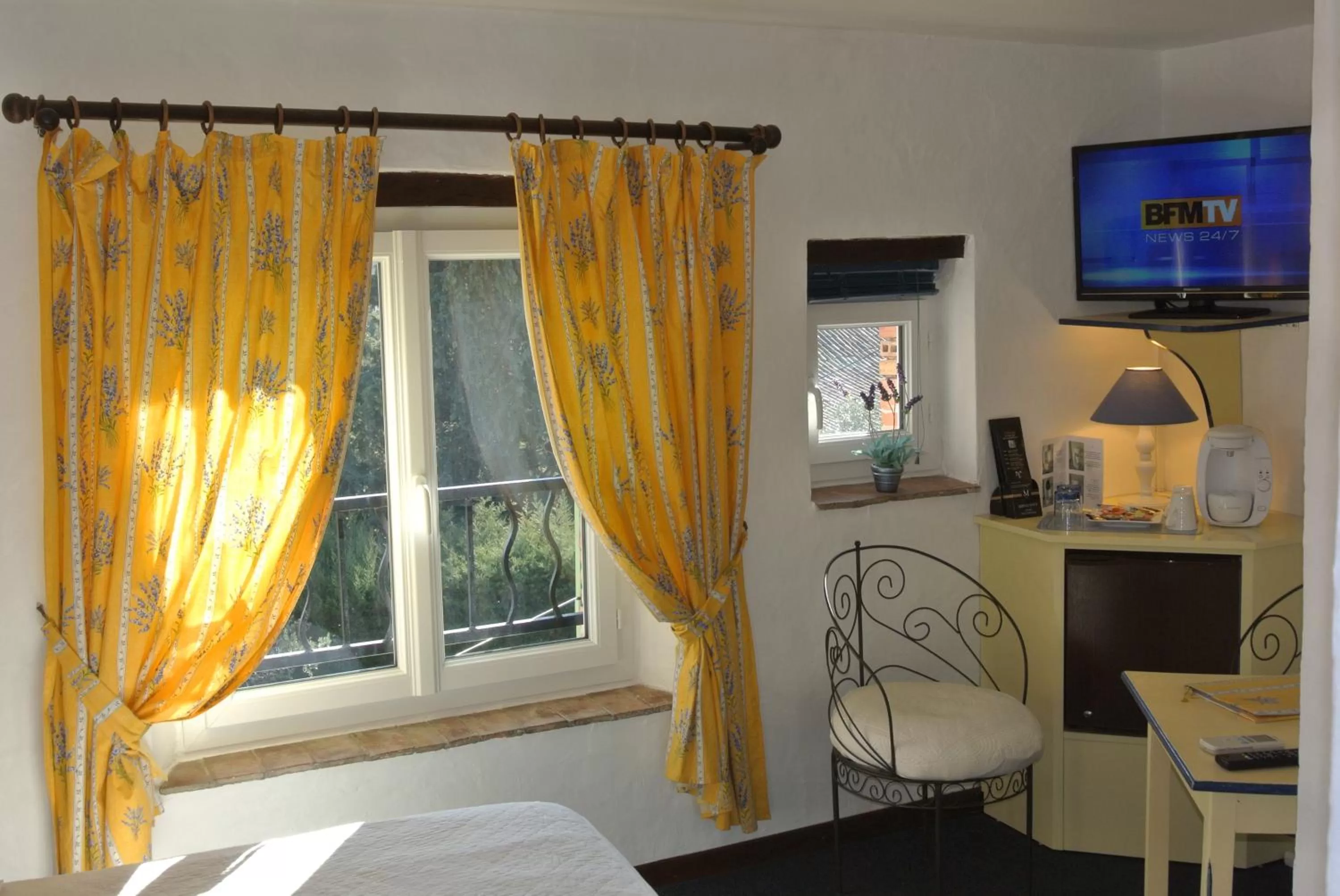 TV and multimedia, Bed in La Vieille Bastide