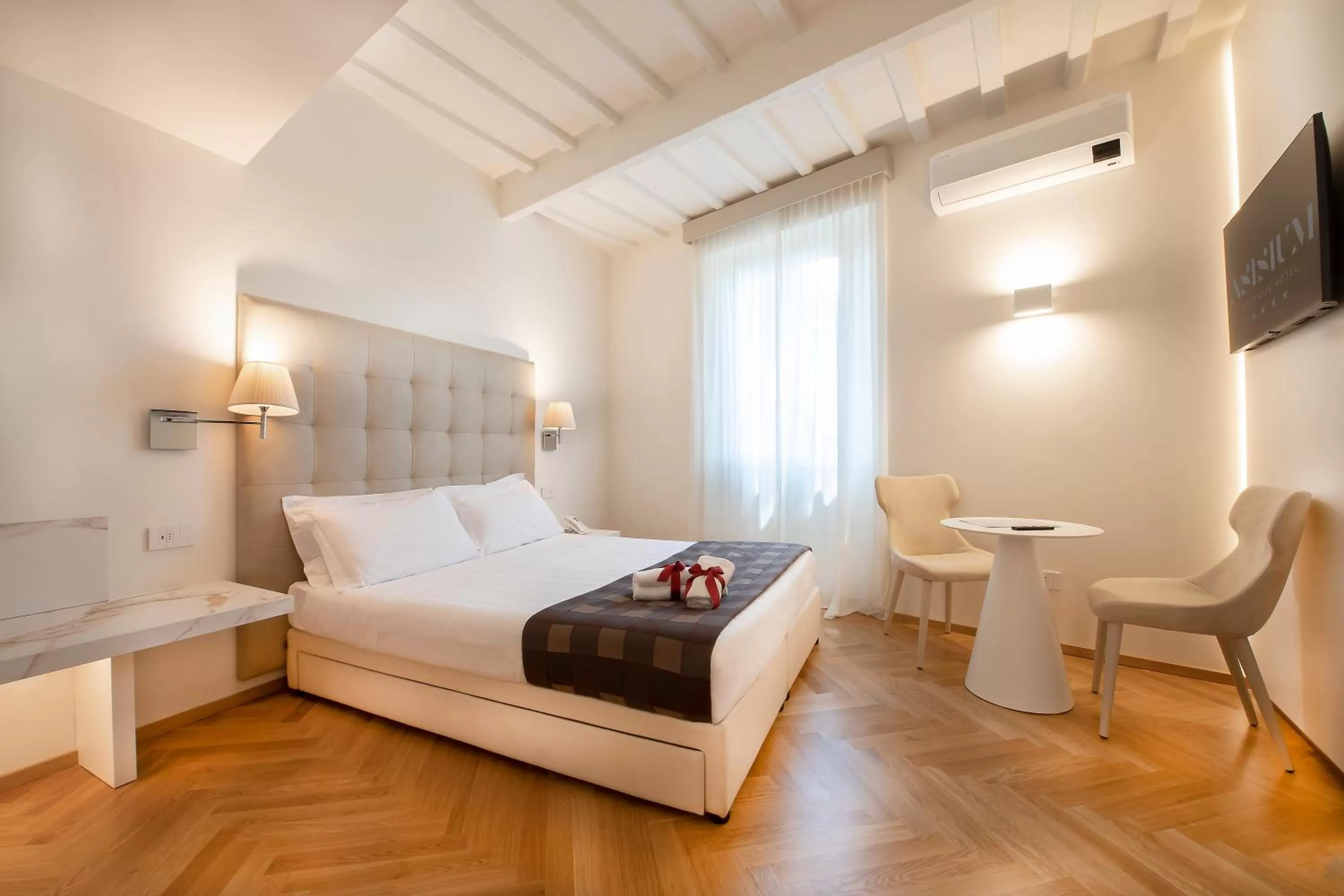 Photo of the whole room, Bed in Asisium Boutique Hotel