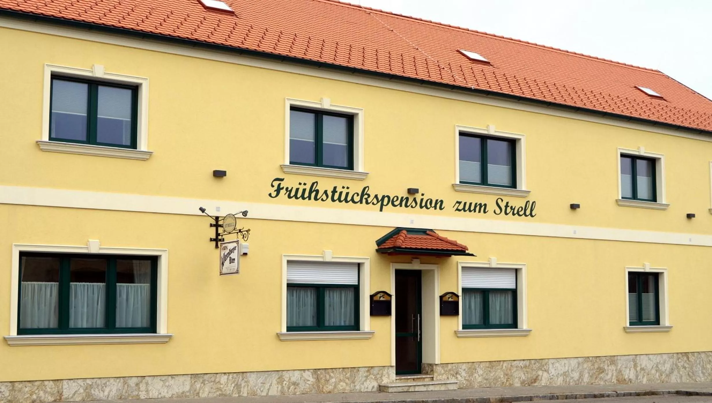 Facade/entrance in Pension zum Strell