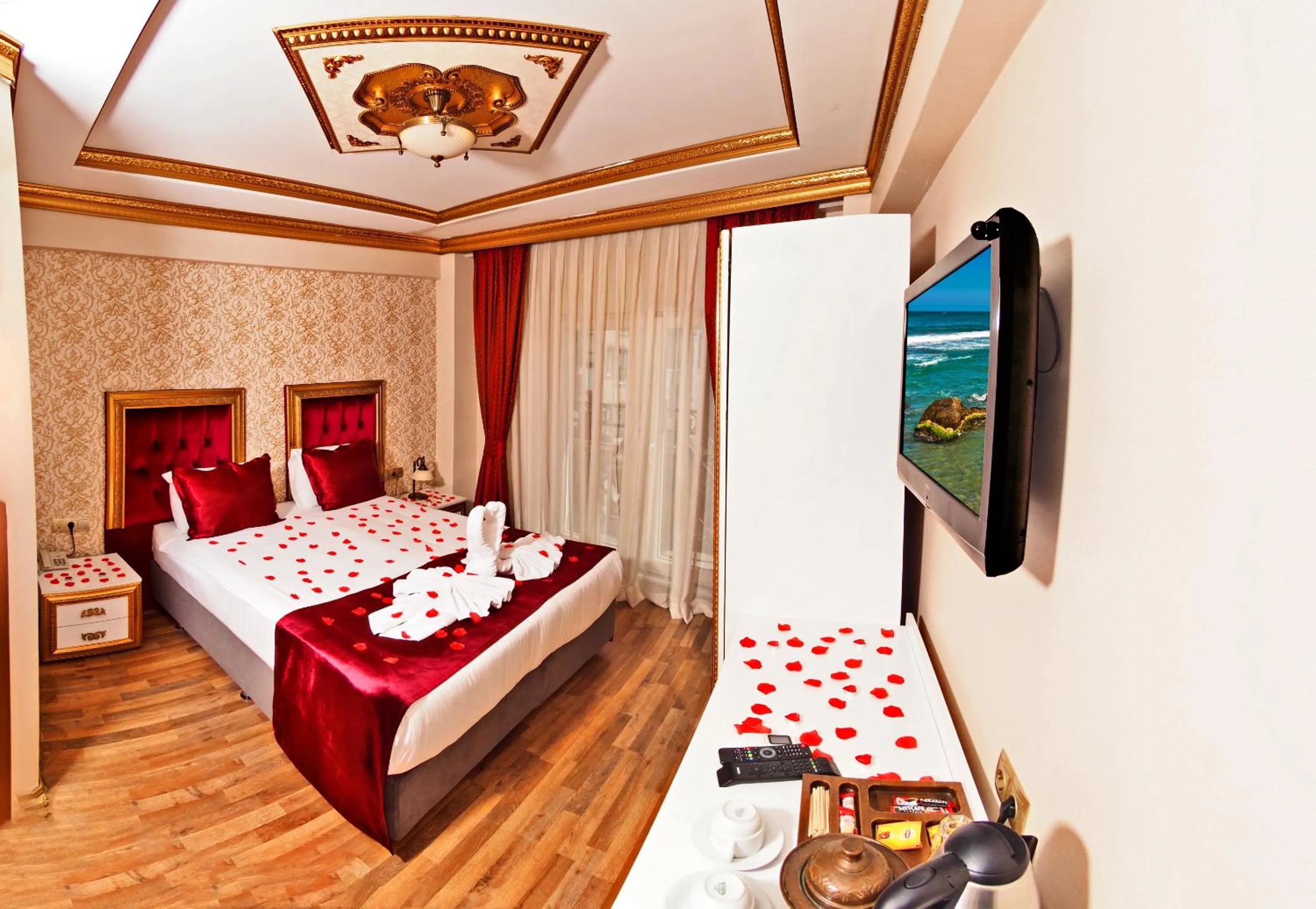 Bed in Marmara Deluxe Hotel