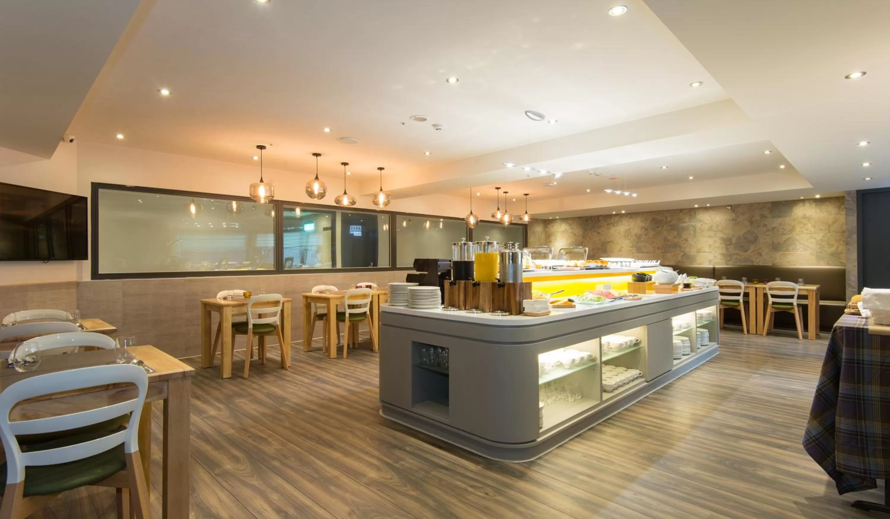 Restaurant/places to eat in Horizon Inn