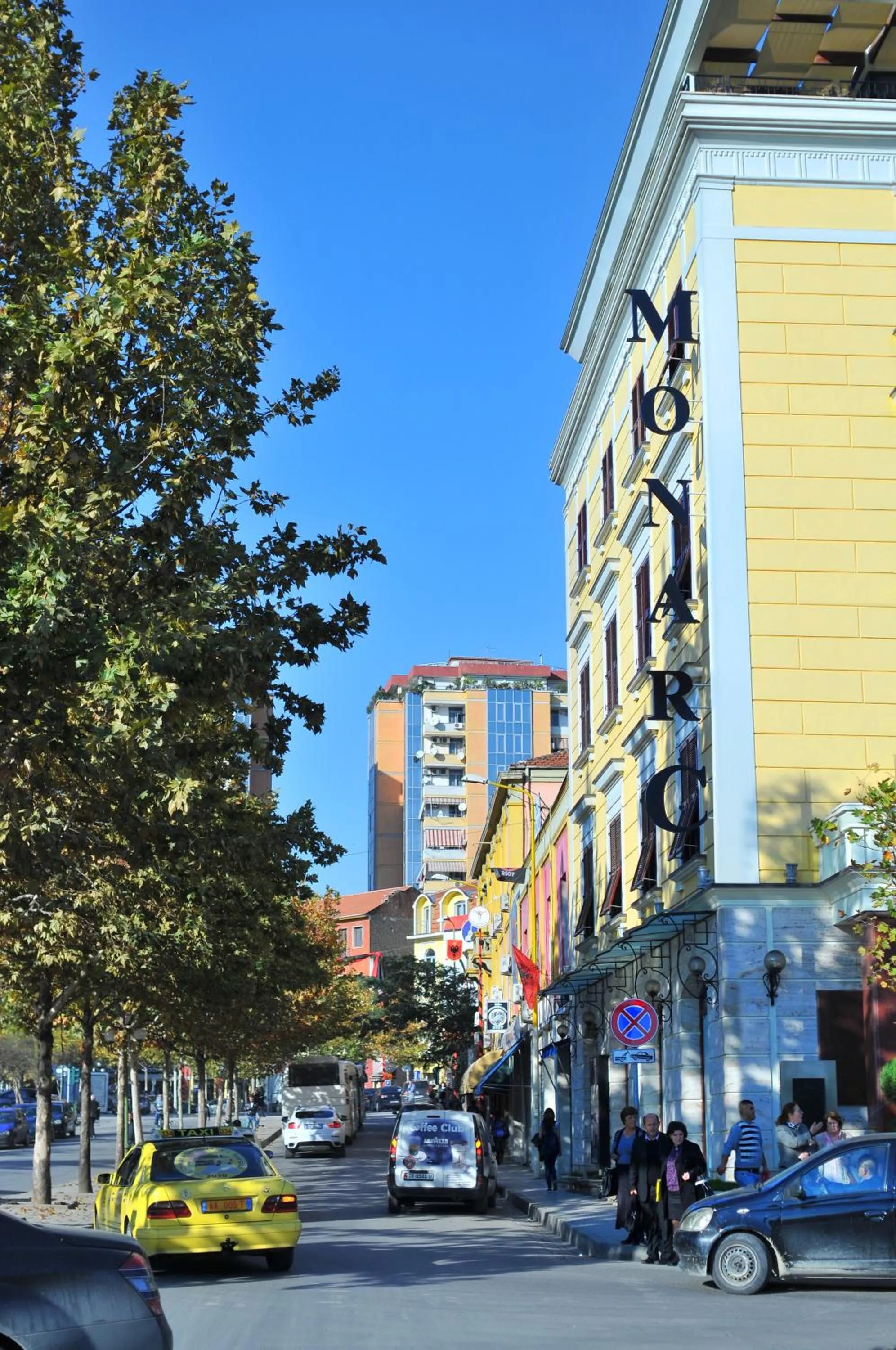 Facade/entrance in MonarC Hotel