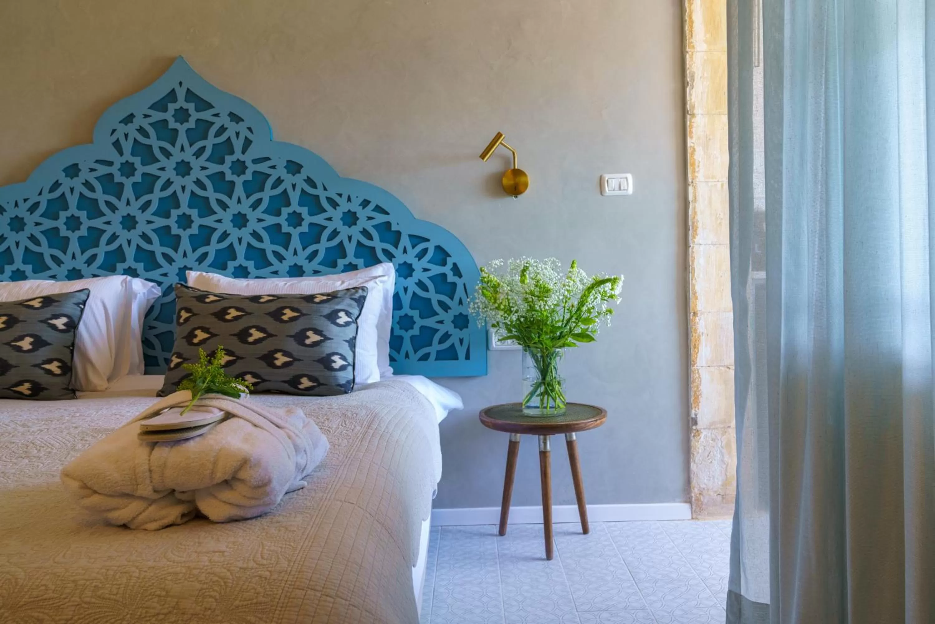 Bed in The Way Inn - Boutique Suites