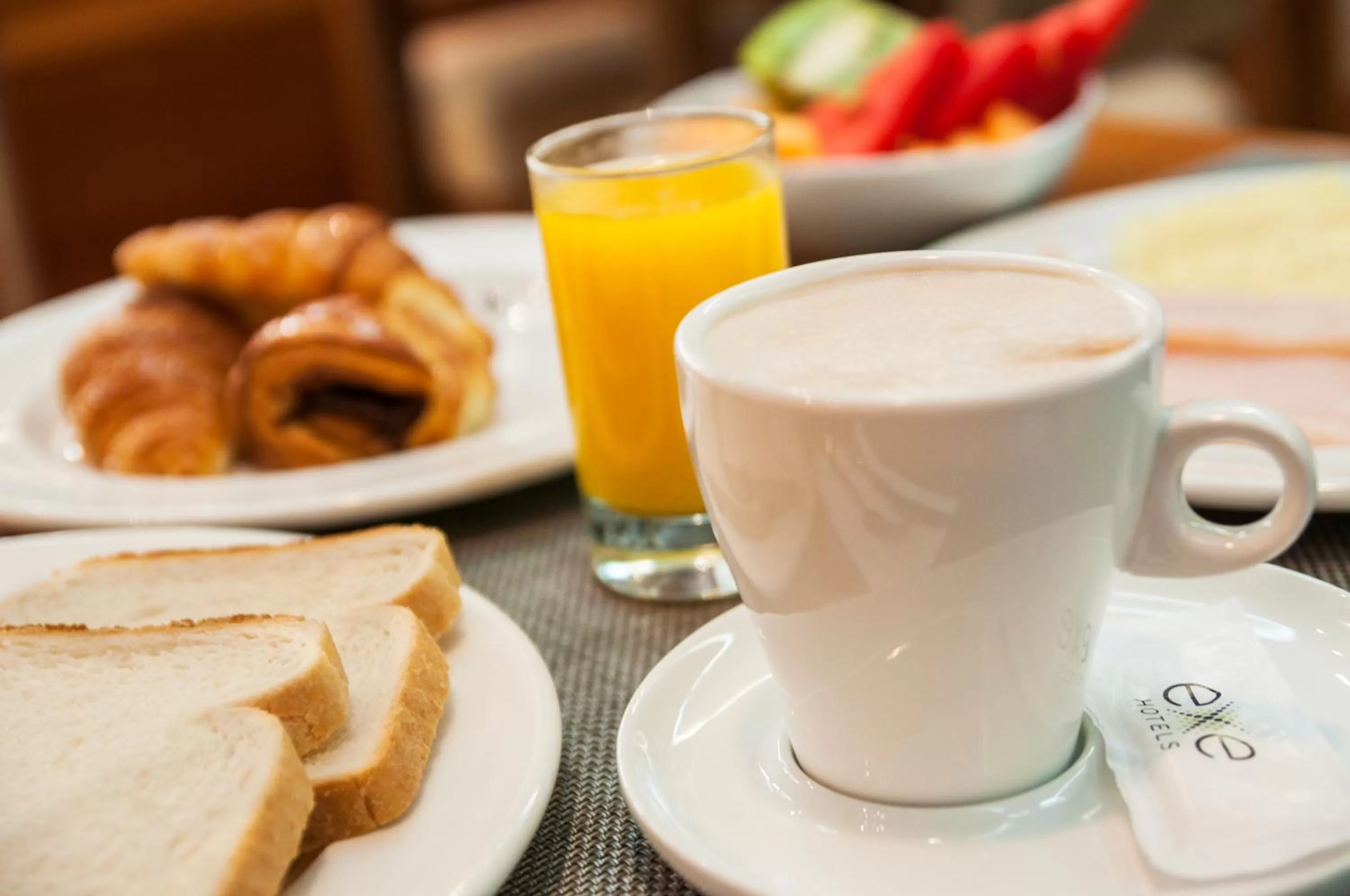 Buffet breakfast in Exe Mitre