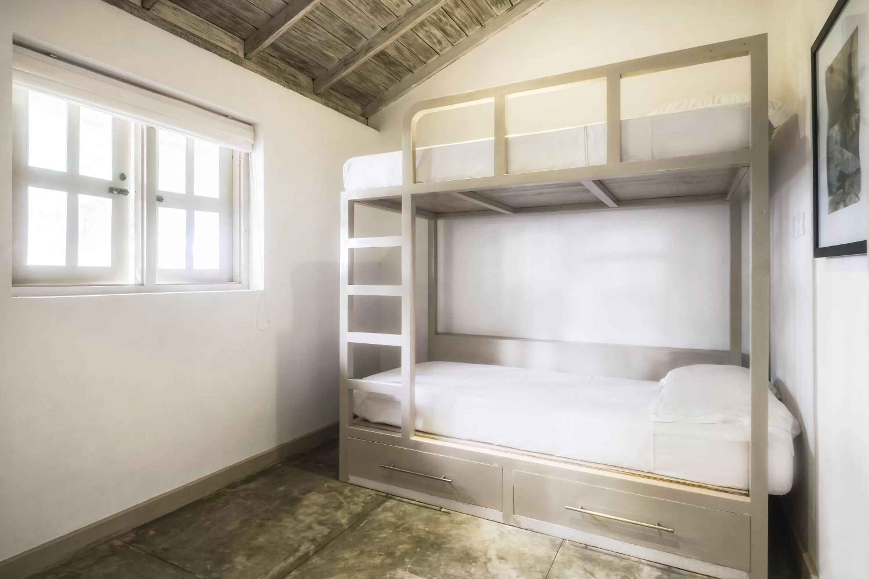 bunk bed, Bed in Satin Doll