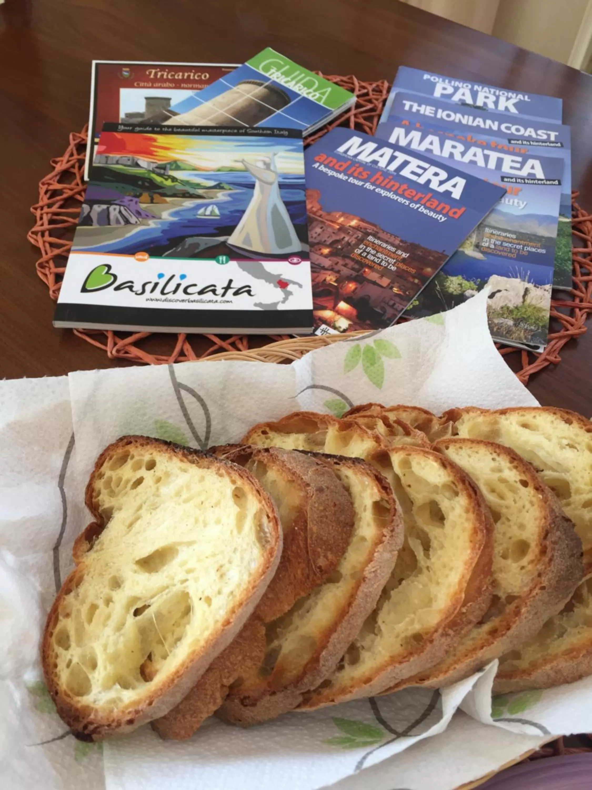 Communal lounge/ TV room in Gianmaria B&B