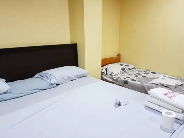 Bedroom, Bed in Honey Hunt House