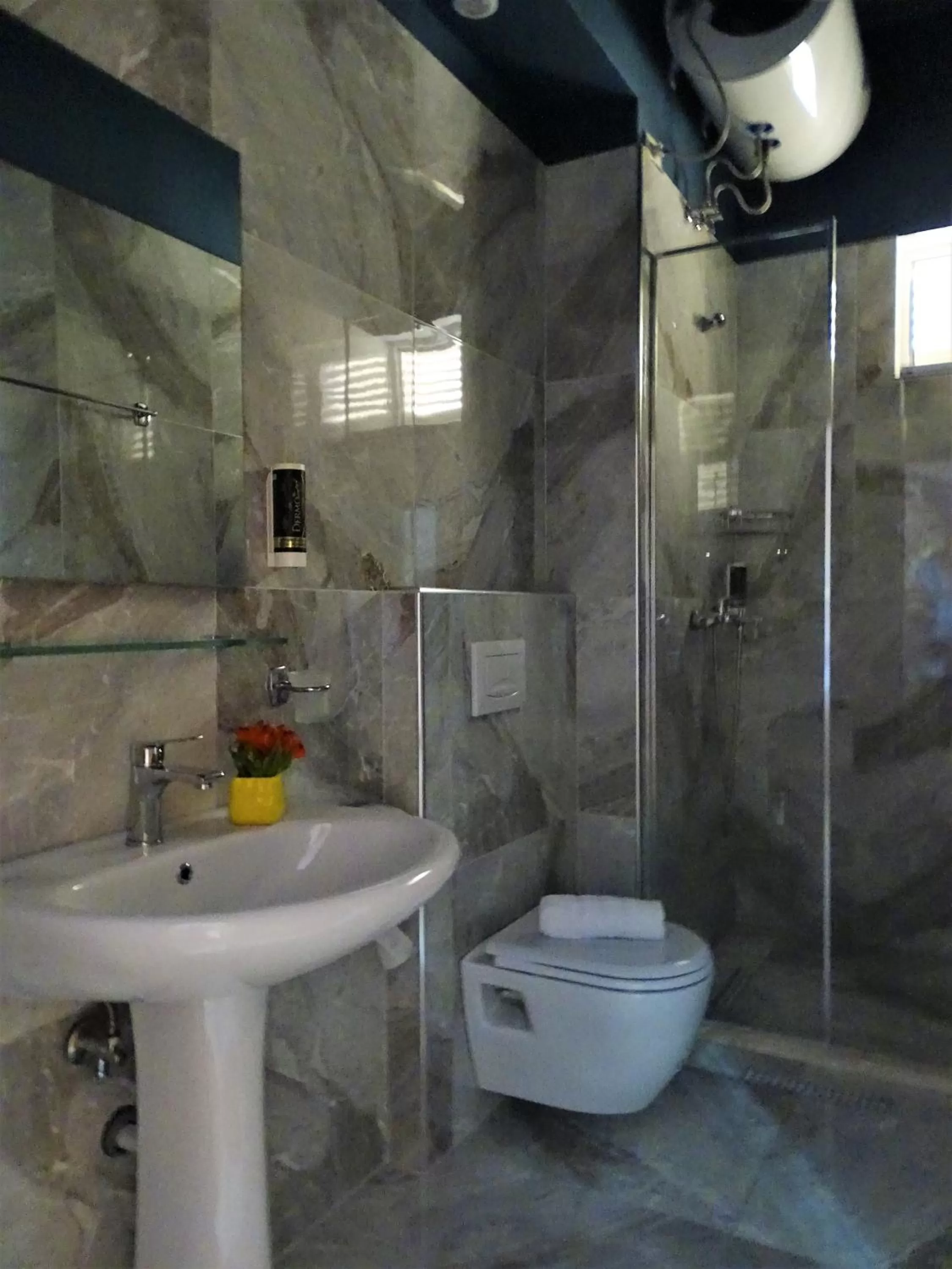 Shower in Signature Idea hotel