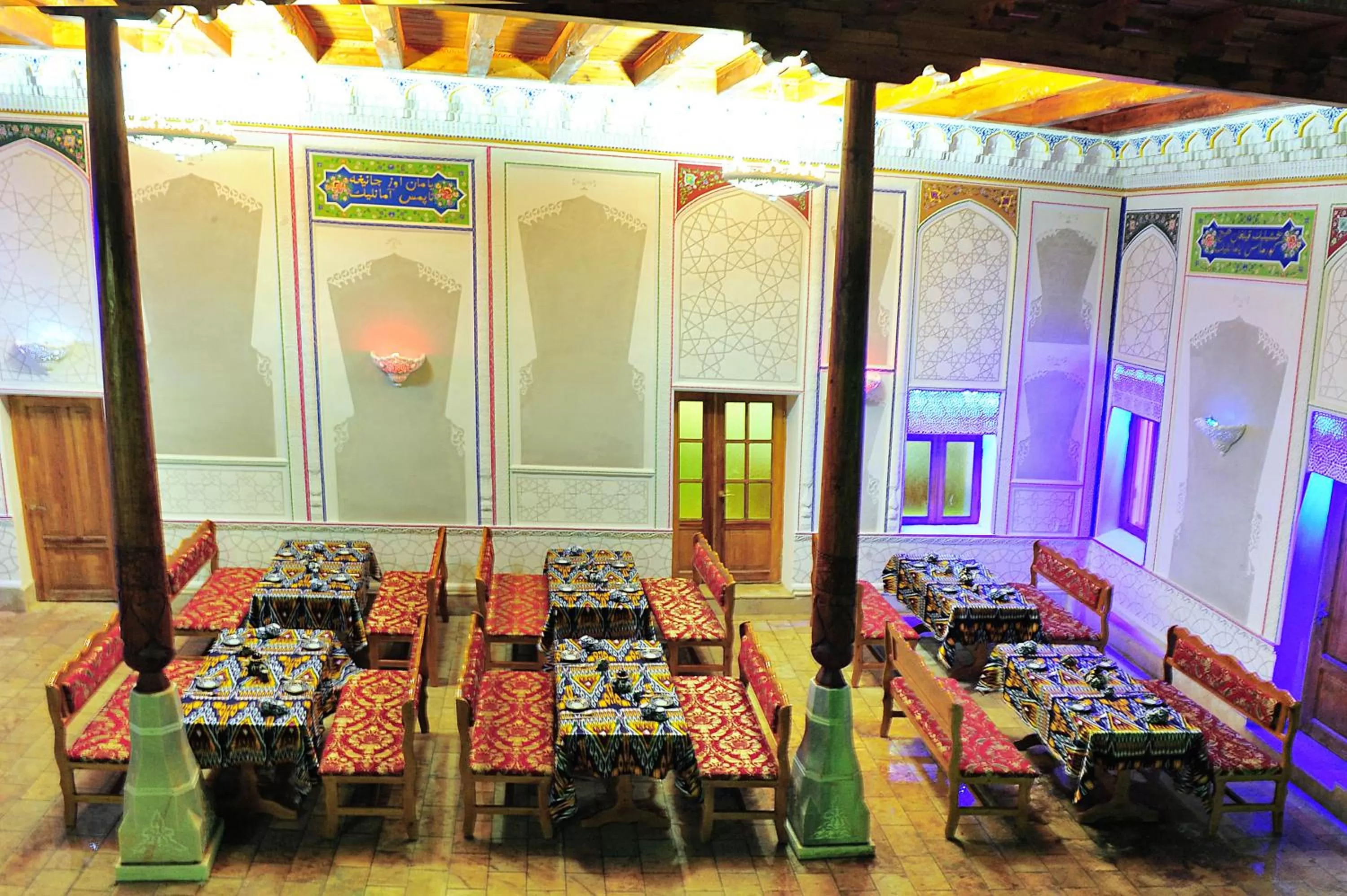Restaurant/places to eat in Sukhrob Barzu Hotel