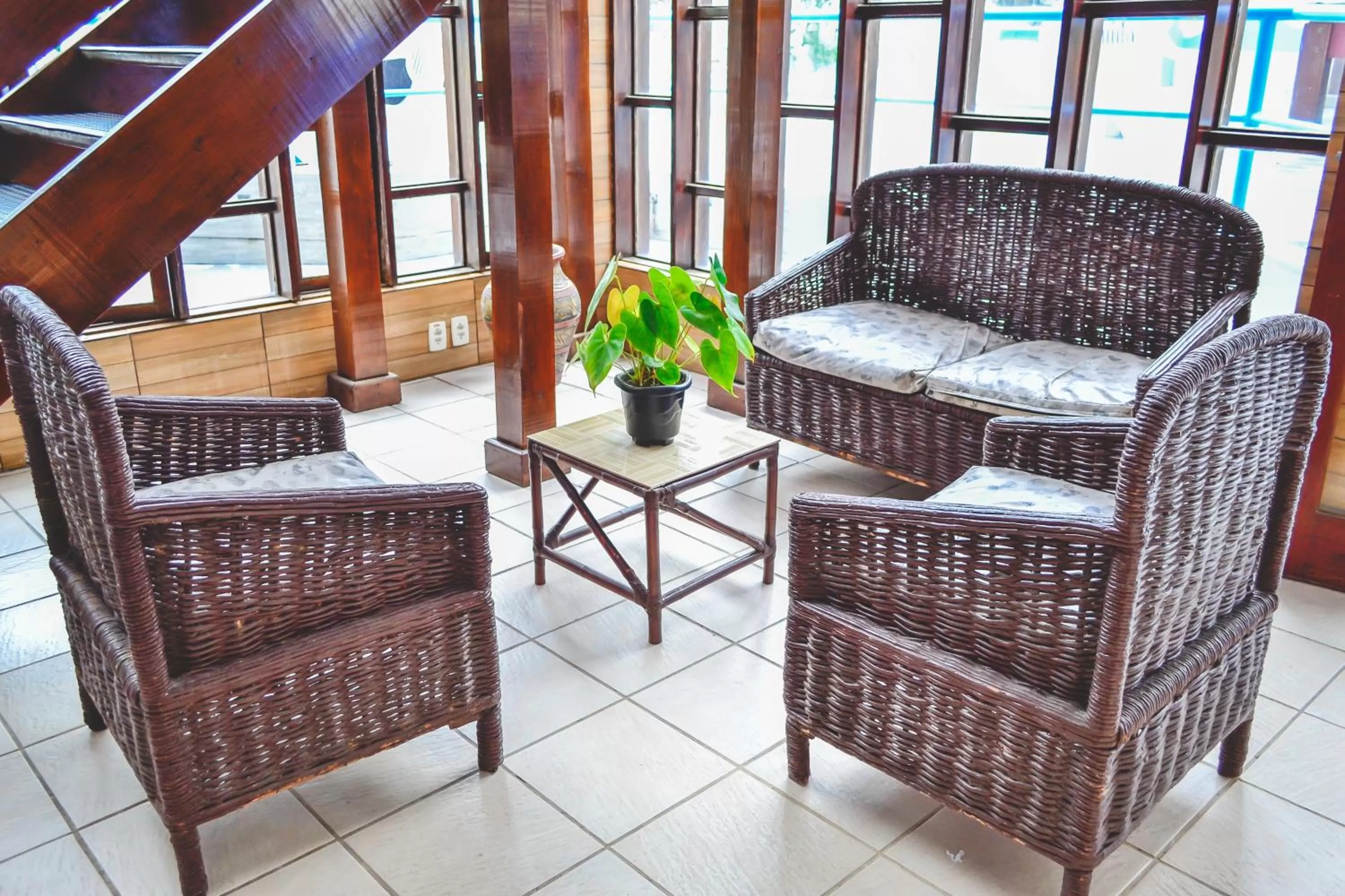 Communal lounge/ TV room in Hotel Porto das Ancoras