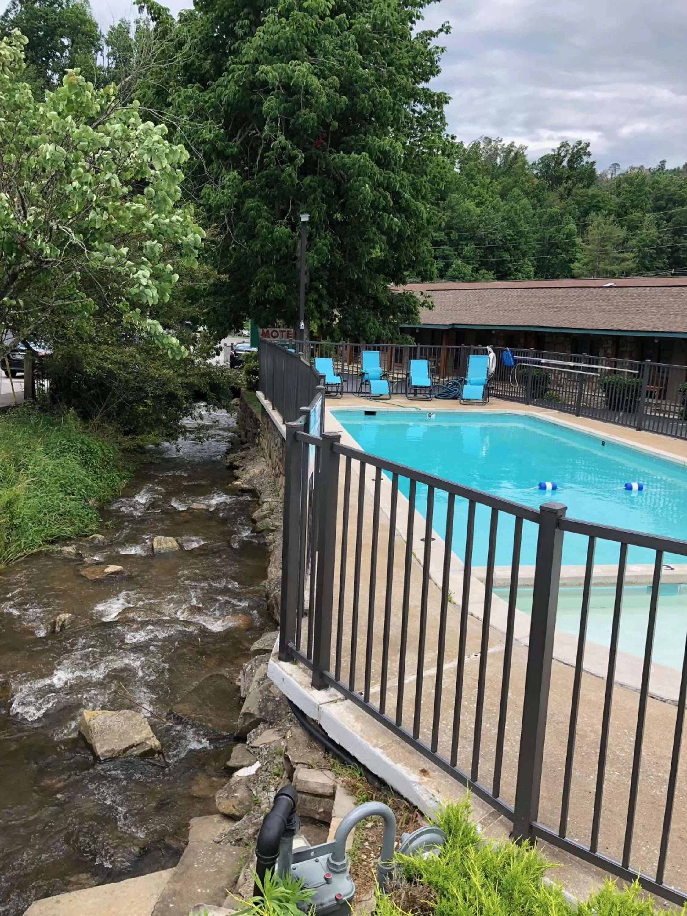 Swimming pool in Marshall's Creek Rest Motel