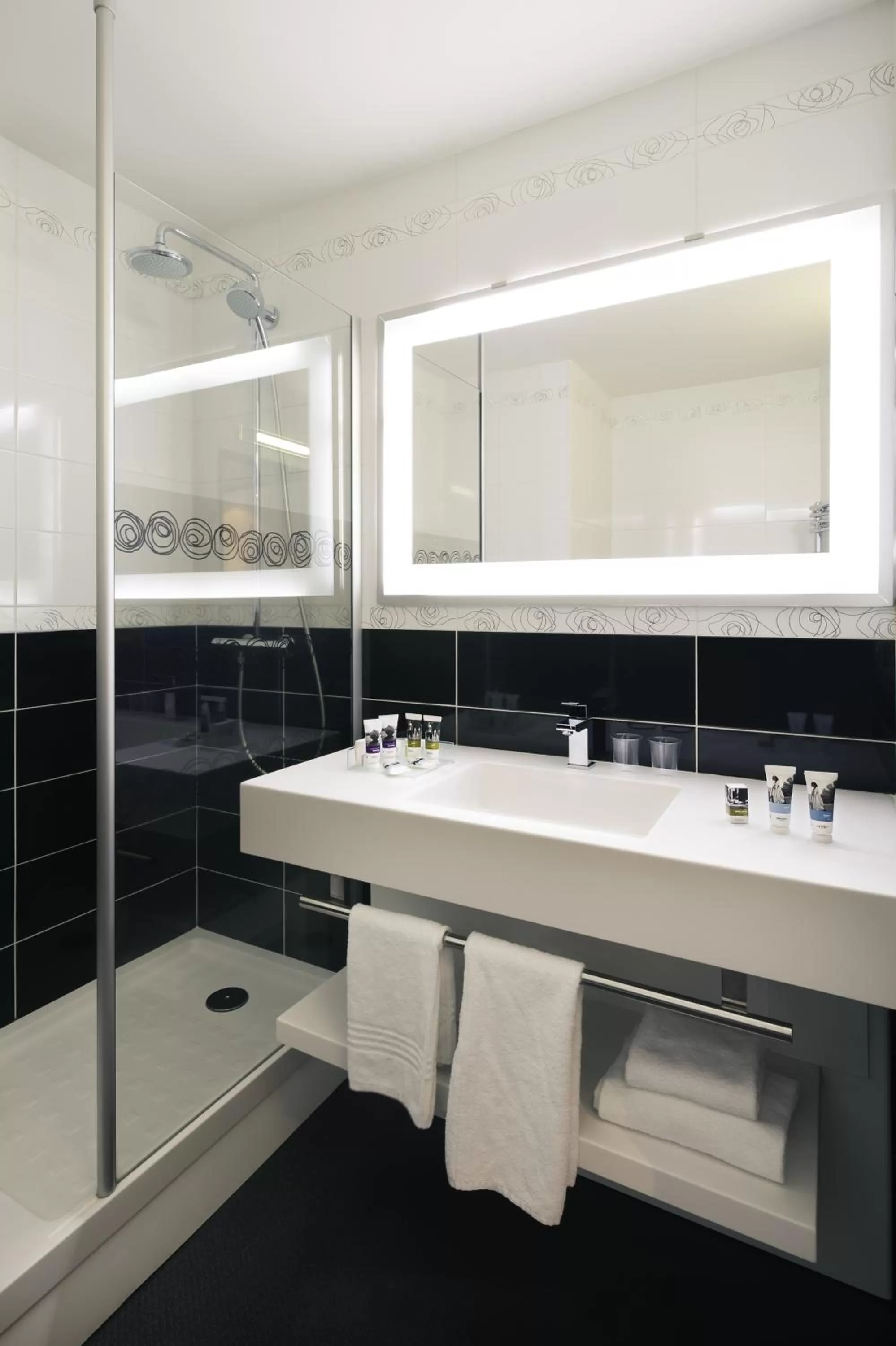 Bathroom in Hôtel Mercure Lyon Centre Charpennes Parc de la Tête d'Or