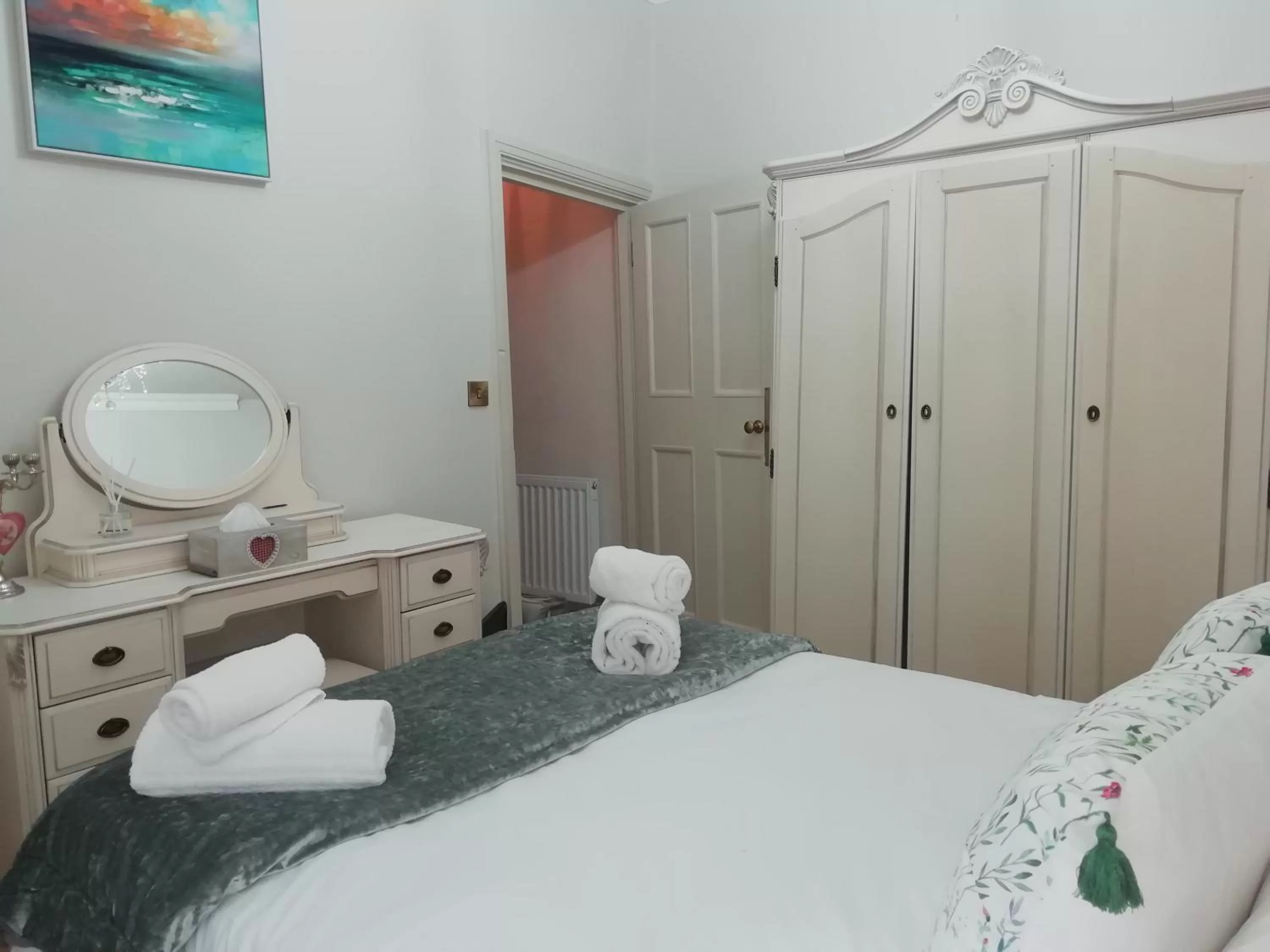 Bedroom, Bathroom in The Castle House