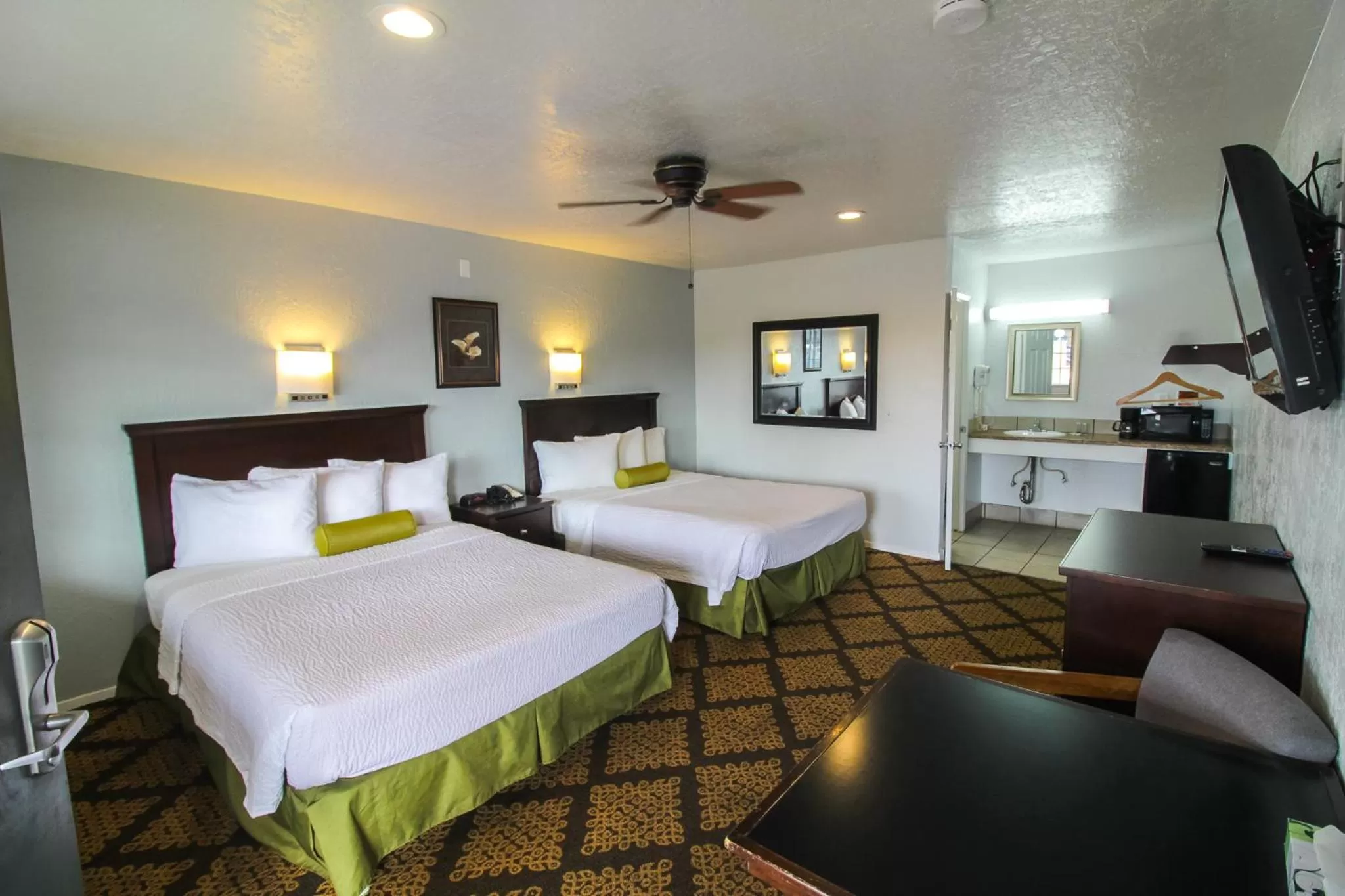 Bed in Stage Stop Inn Williams