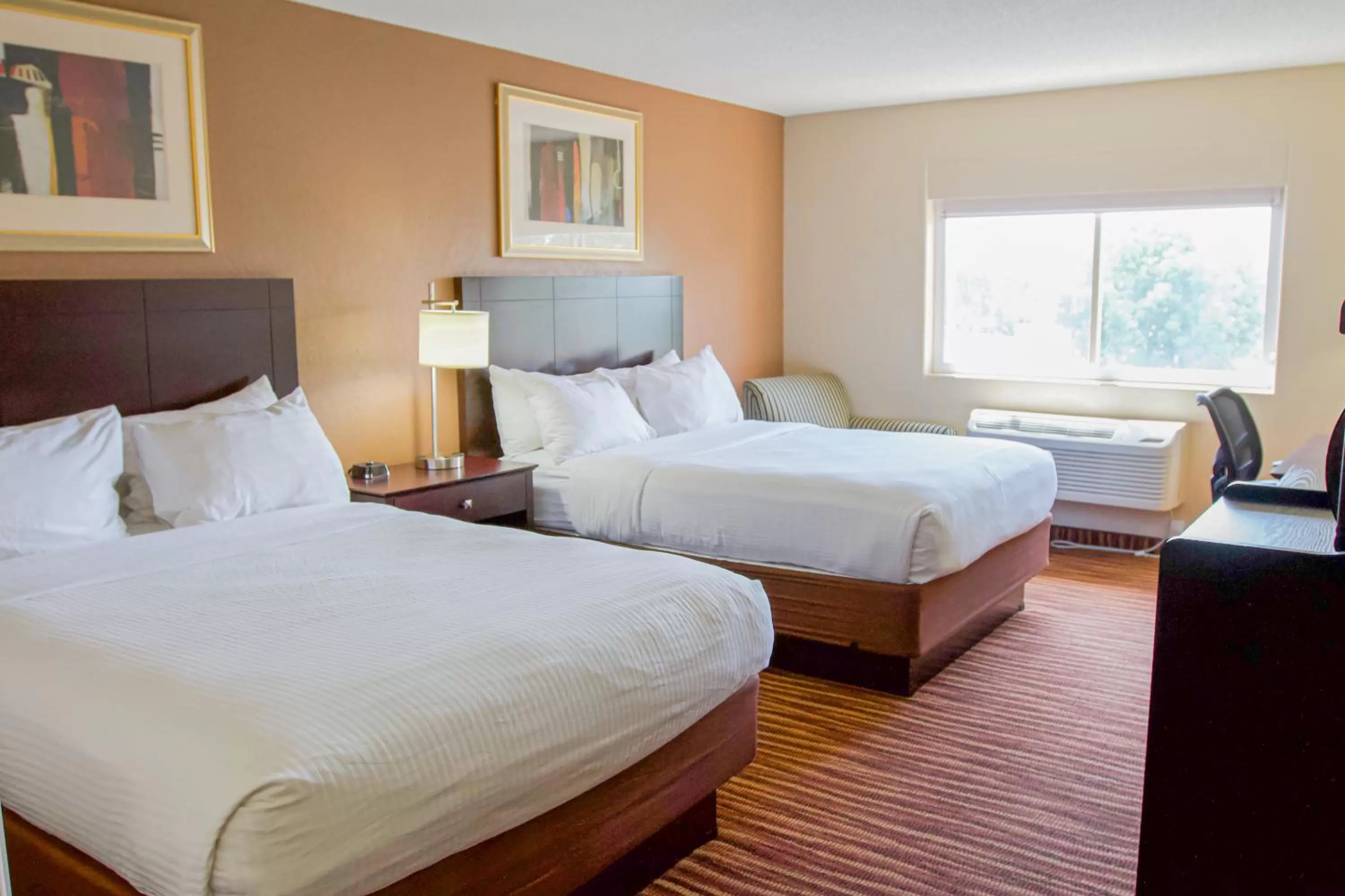 Bed in First Choice Inn at the Swell