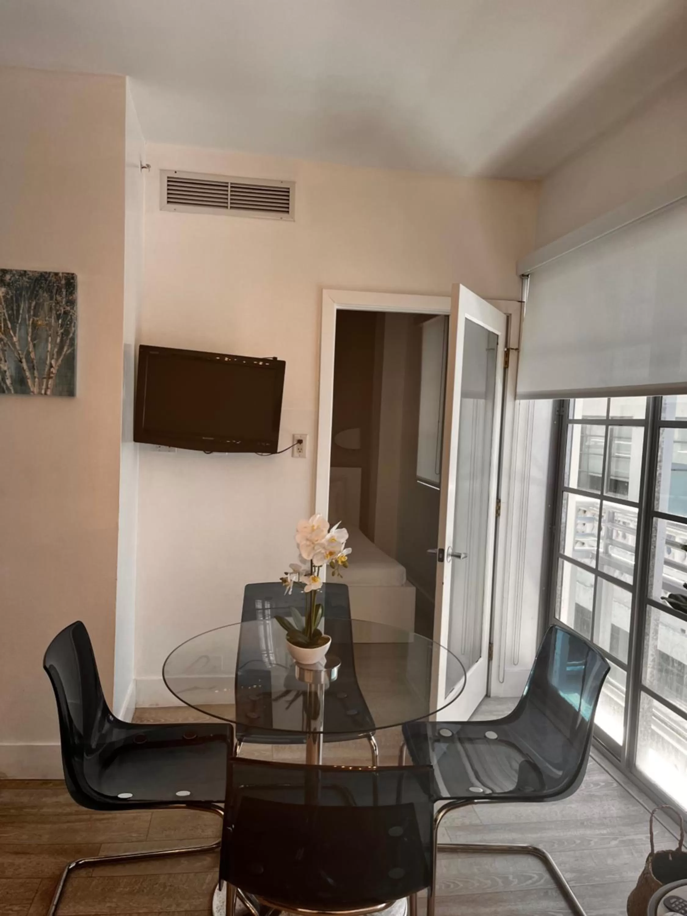 Evening entertainment, Seating Area in Suites at The Strand on Ocean Drive