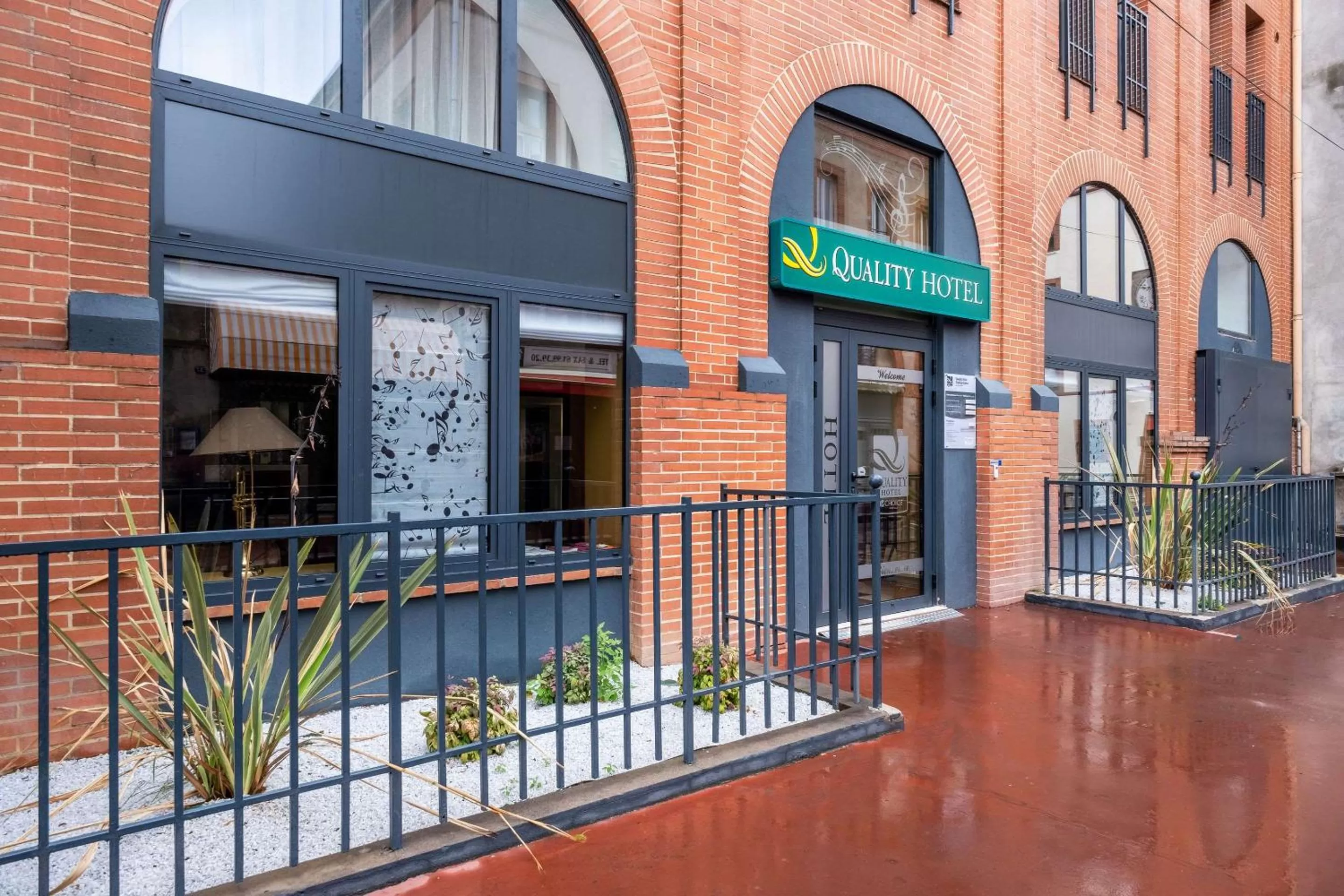 Property building in Quality Hotel Toulouse Centre