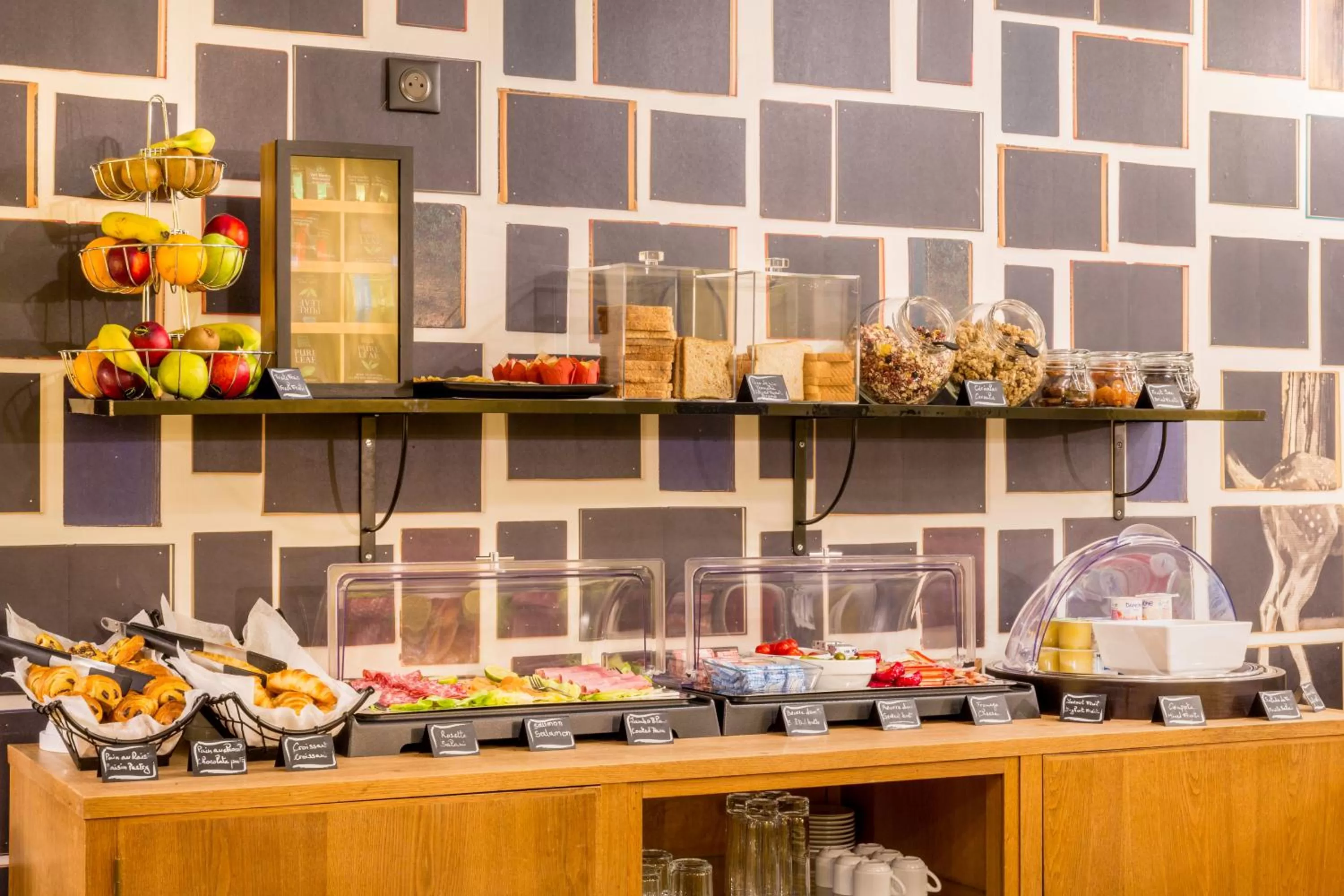 Food and drinks in Best Western Hotel Centre Reims