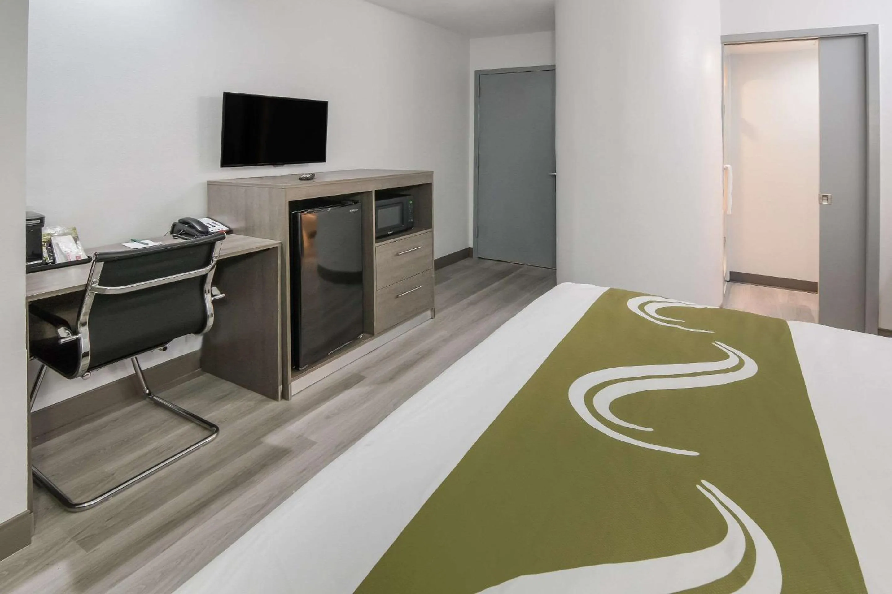 Bedroom, Bed in Quality Inn & Suites Richardson-Dallas