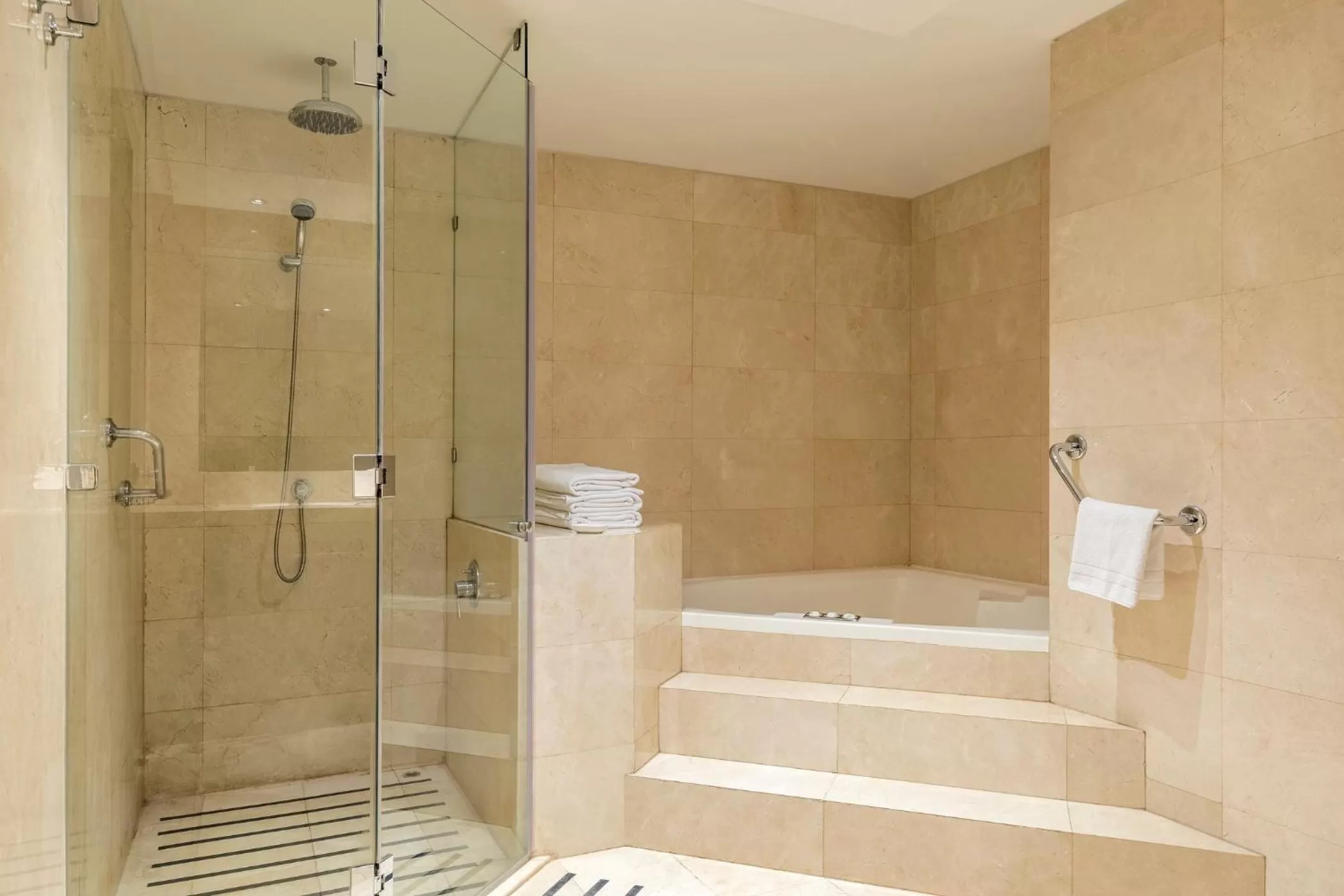 Bathroom in Sheraton Miramar Hotel & Convention Center