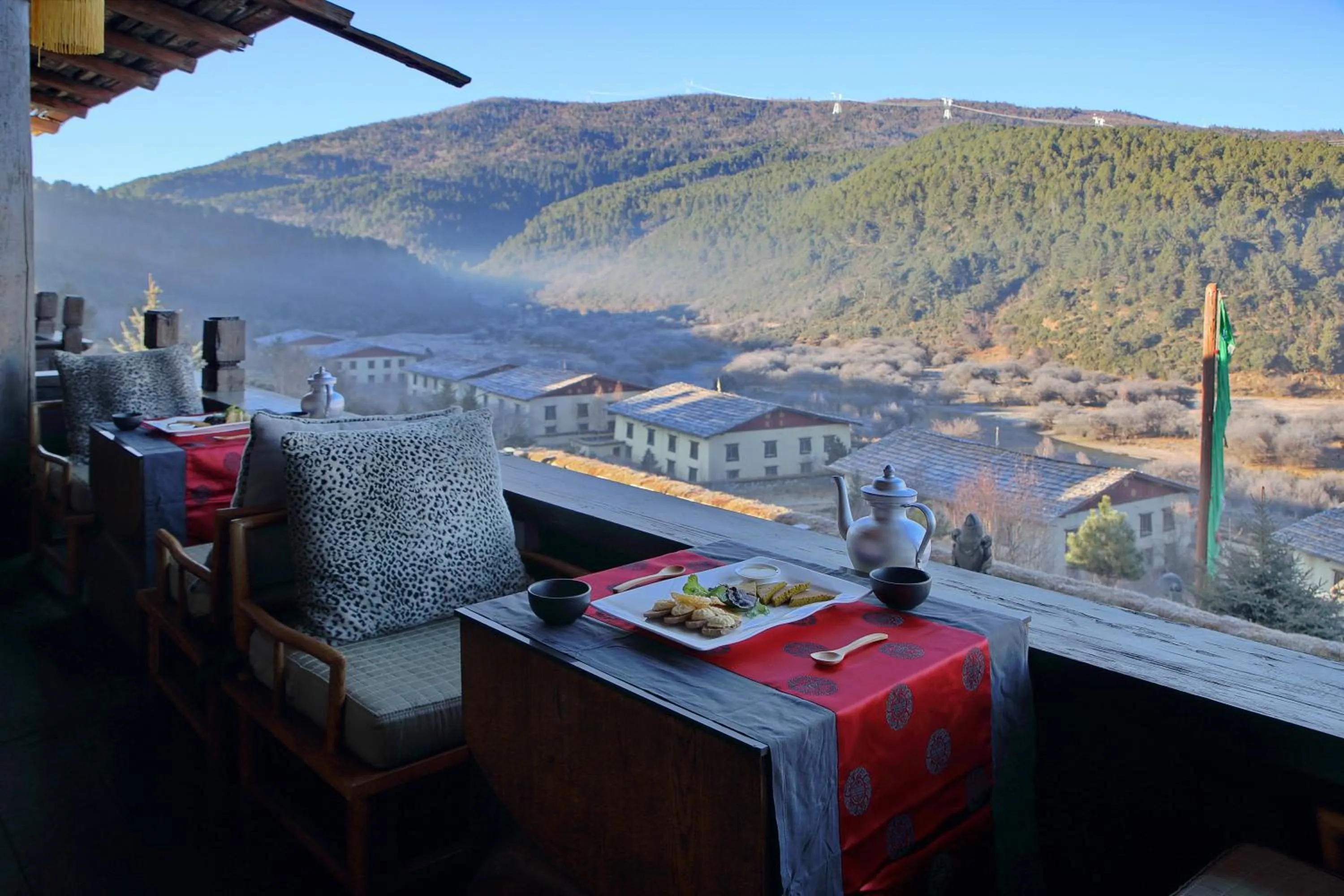 Restaurant/places to eat in Banyan Tree Ringha