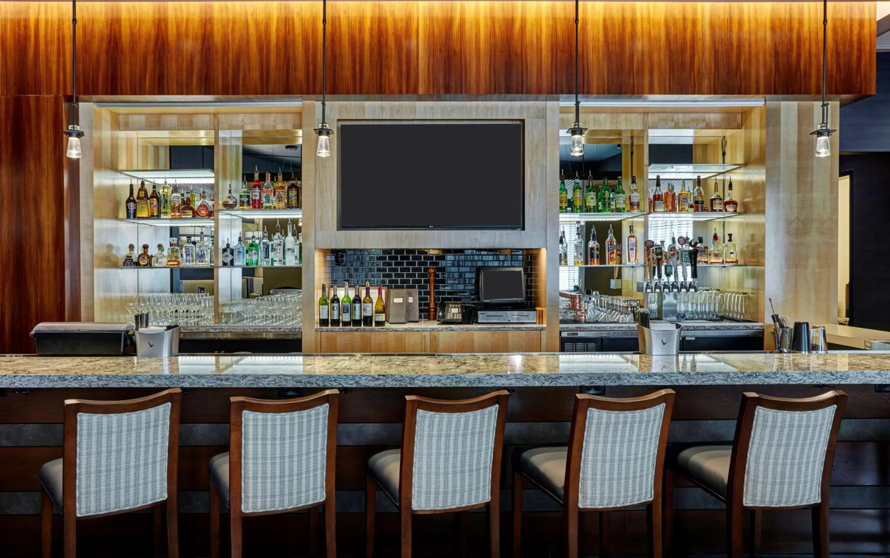 Lounge or bar, Lounge/Bar in DoubleTree by Hilton Charlotte Gateway Village