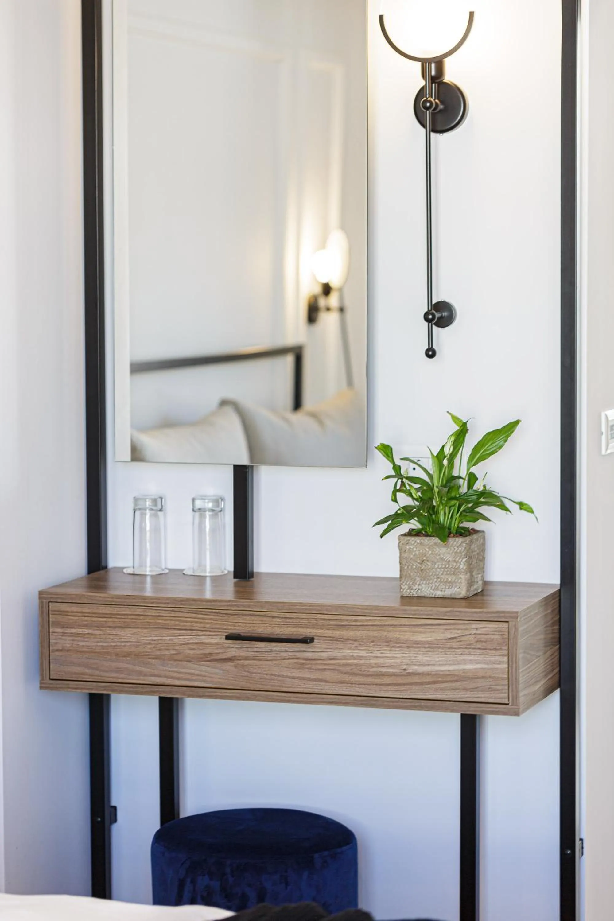 Decorative detail, Bed in Jo An Palace