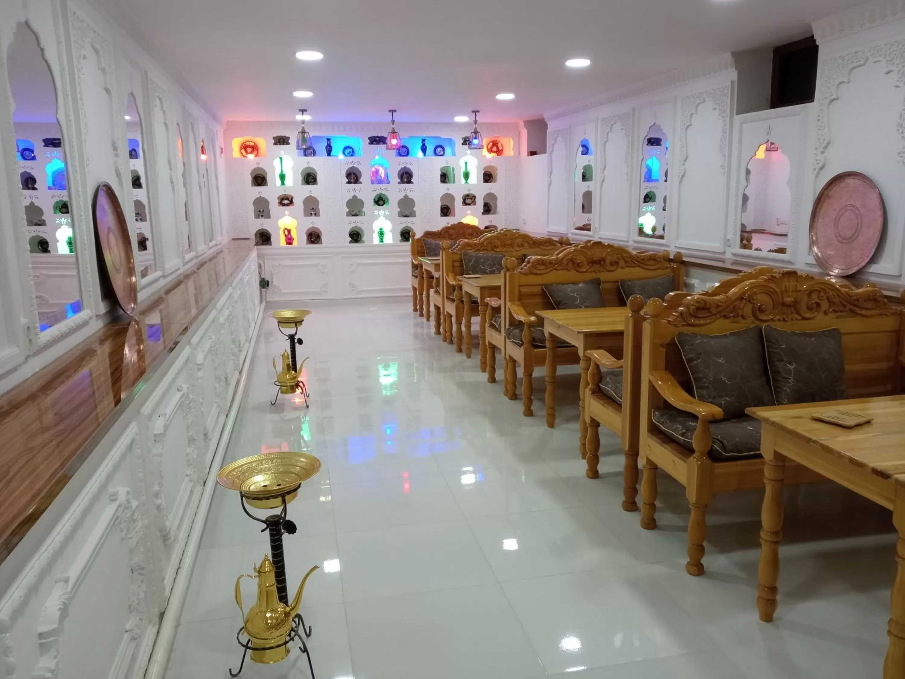 Restaurant/Places to Eat in Boutigue Hotel Parvina