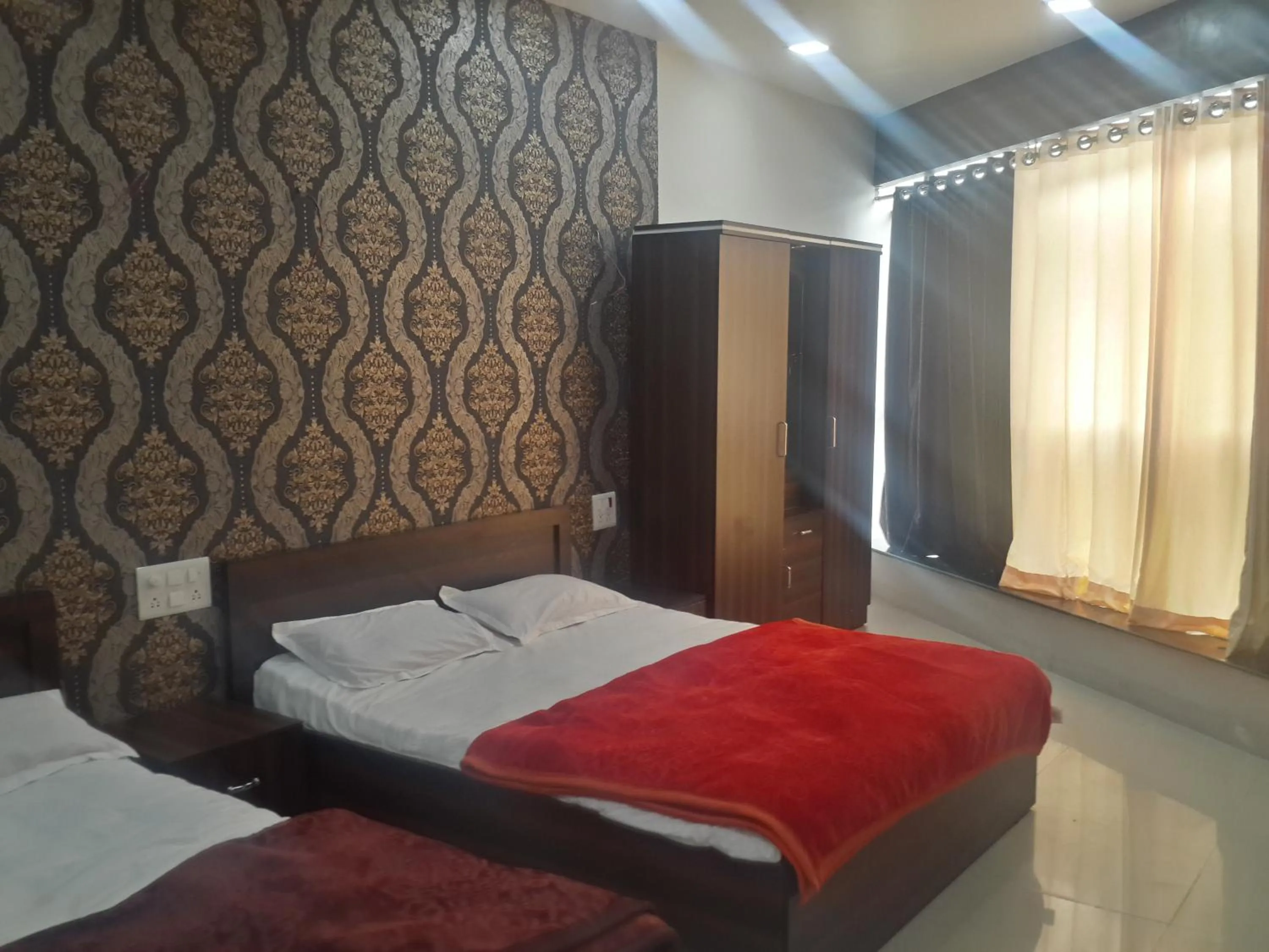 Photo of the whole room, Bed in Hotel Holiday Era Opposite Railway Station