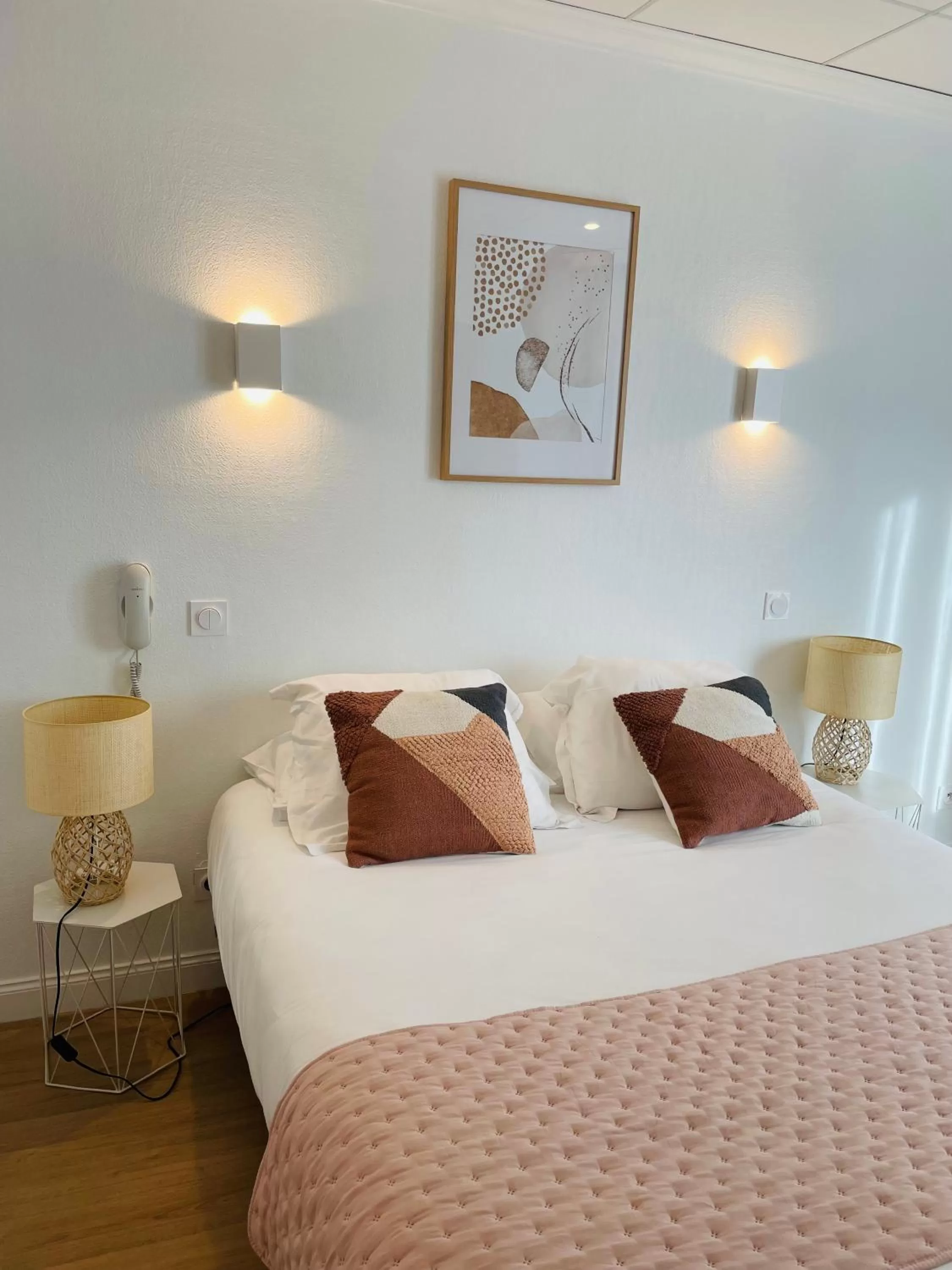 Bed in Hôtel Porte Mars Reims Gare Centre Arena