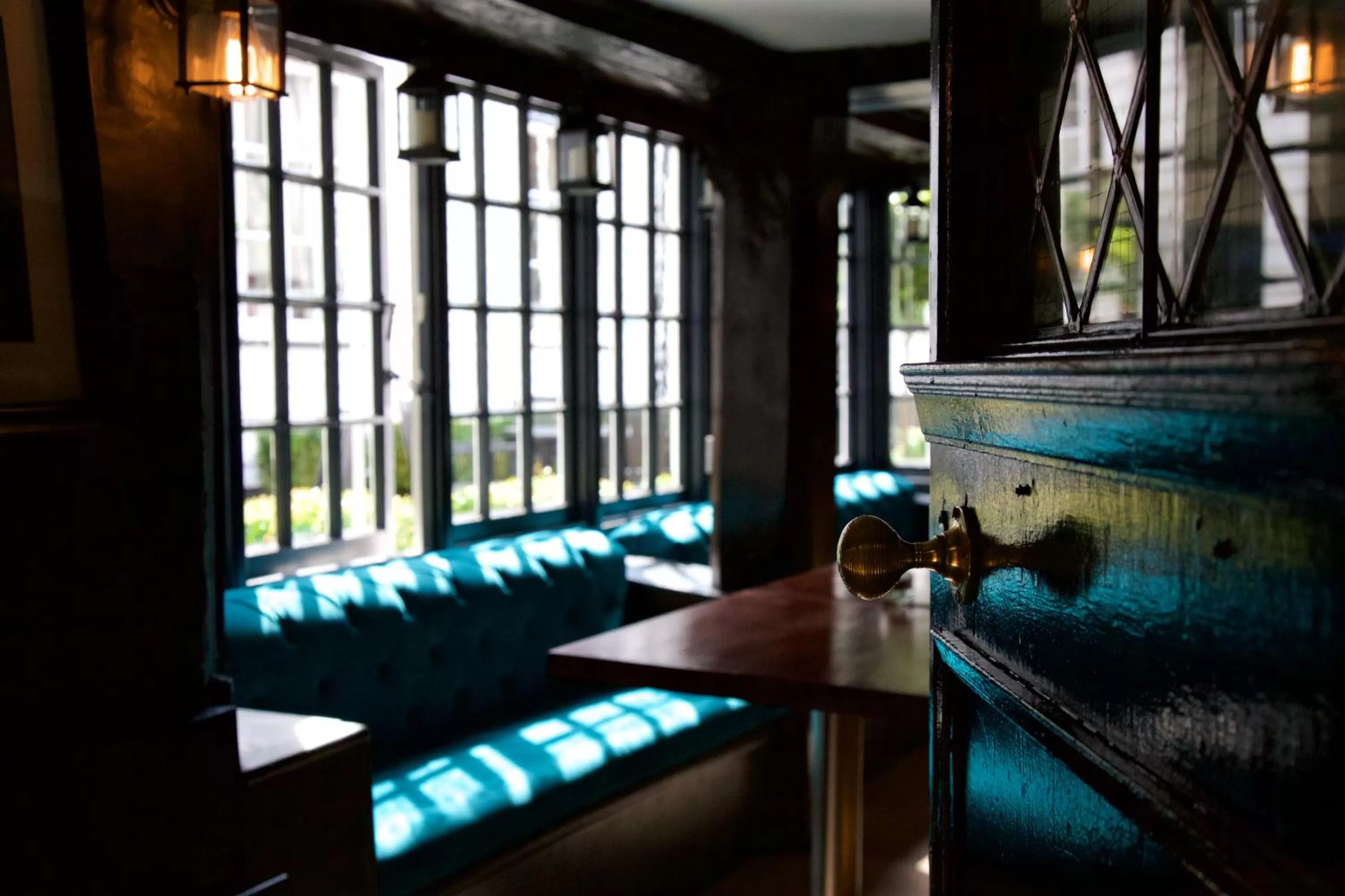 Communal lounge/ TV room in The Talbot Inn