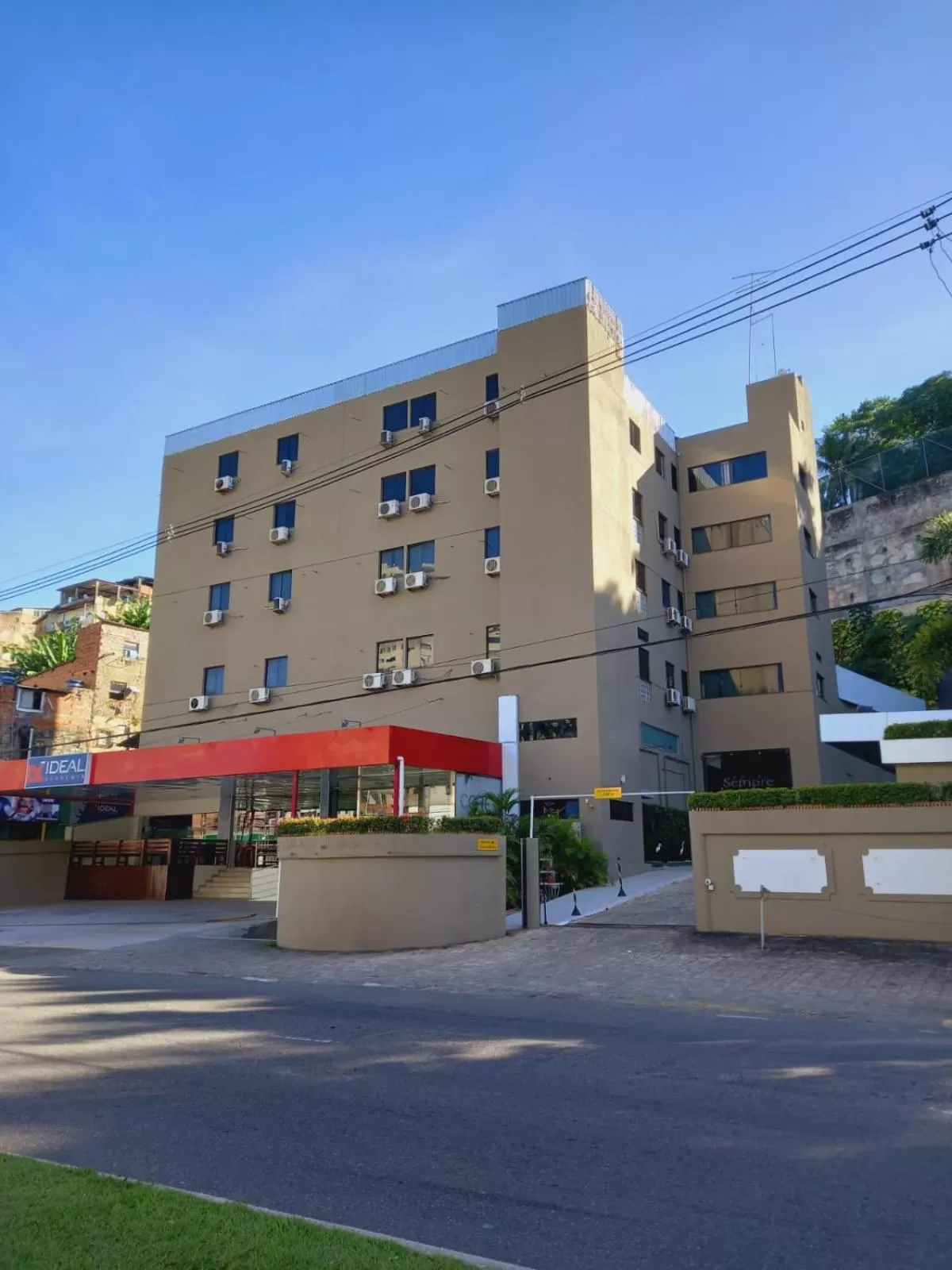 Property building in Hotel Sempre Bahia