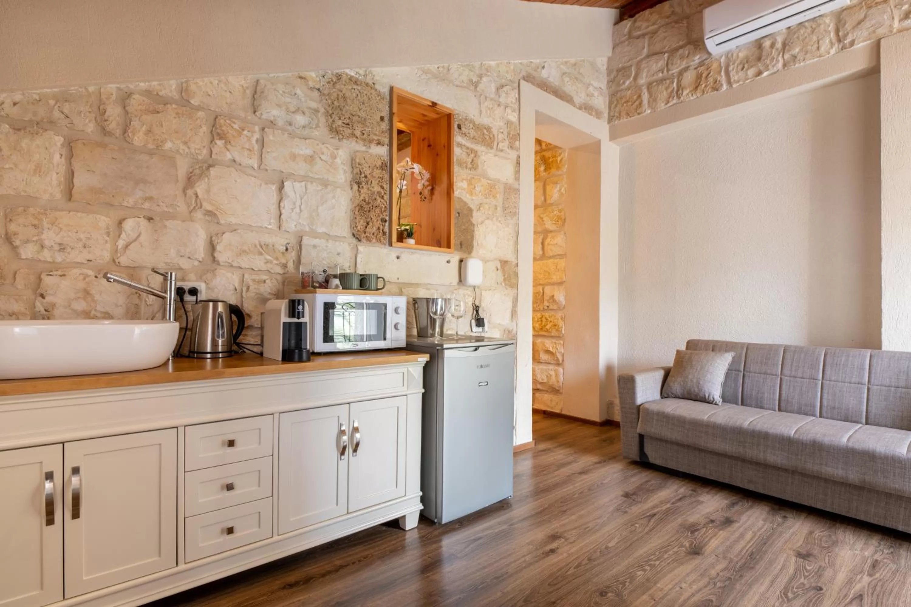 Kitchen or kitchenette in Via Maria Boutique Suites - Free Parking